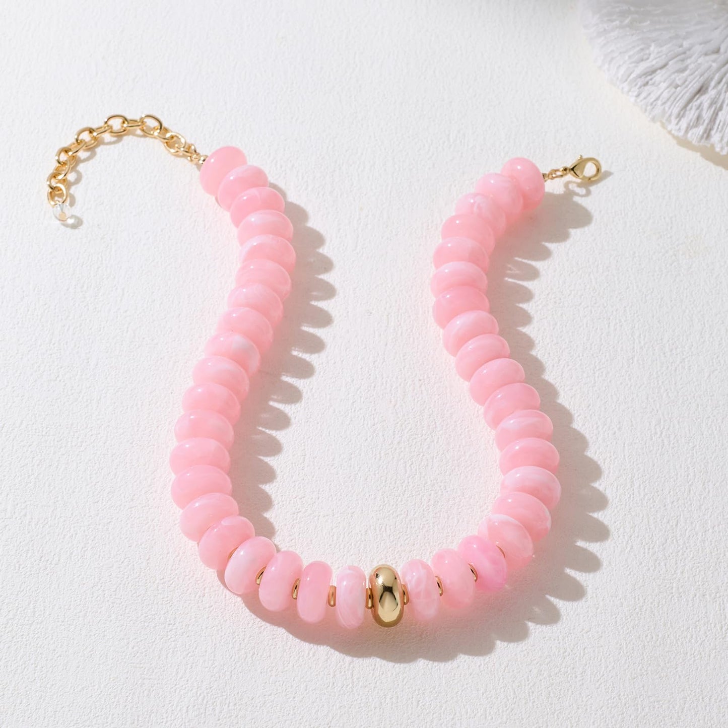 HolidayQbee Beaded Necklace for Women Chunky Beaded Choker Necklace Boho Oval Pink Big Bead Statement Necklaces Fashion Trendy Summer Beach Jewelry Gifts