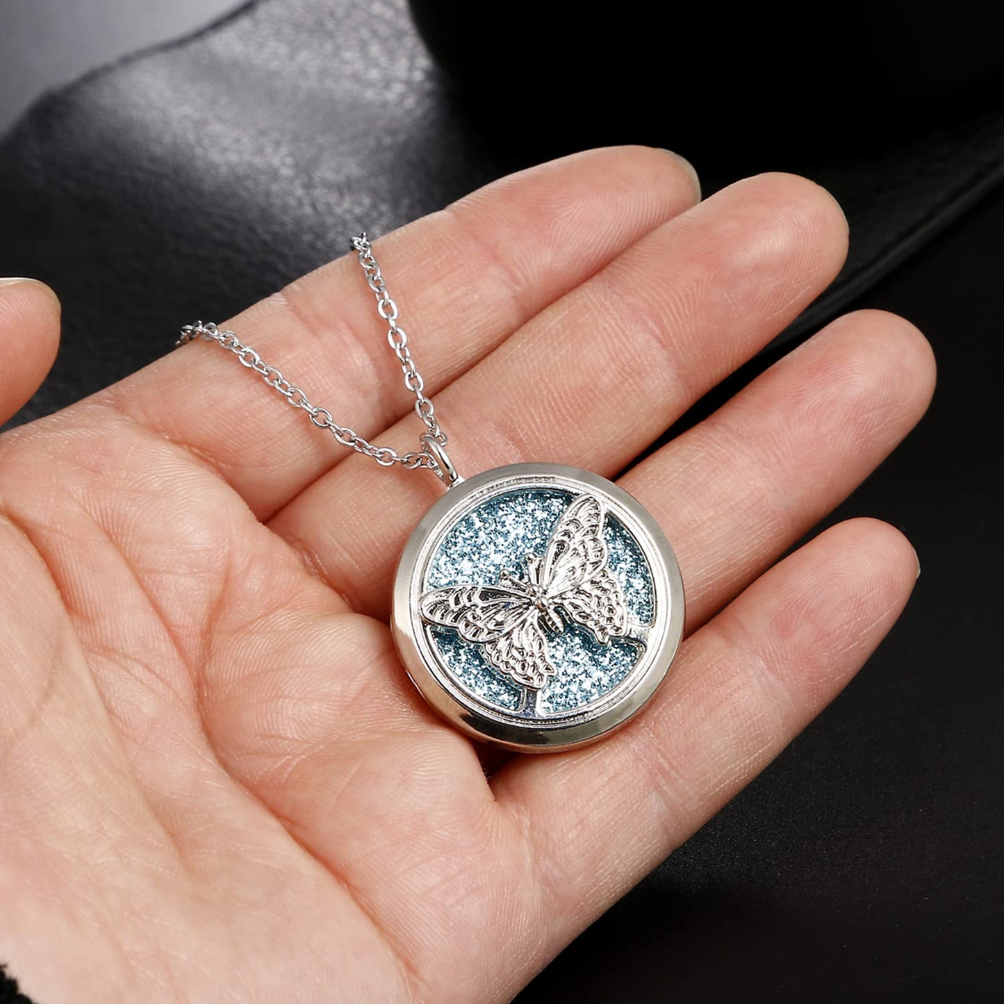 Vie jeune Mixed Aroma Diffuser Locket Pendants Set, Essential Oil Diffuser DIY Necklace Jewelry Making Craft, Bulk Aromatherapy Diffuser Charms Gifts for Women (Random 10pcs Aroma Diffuser)