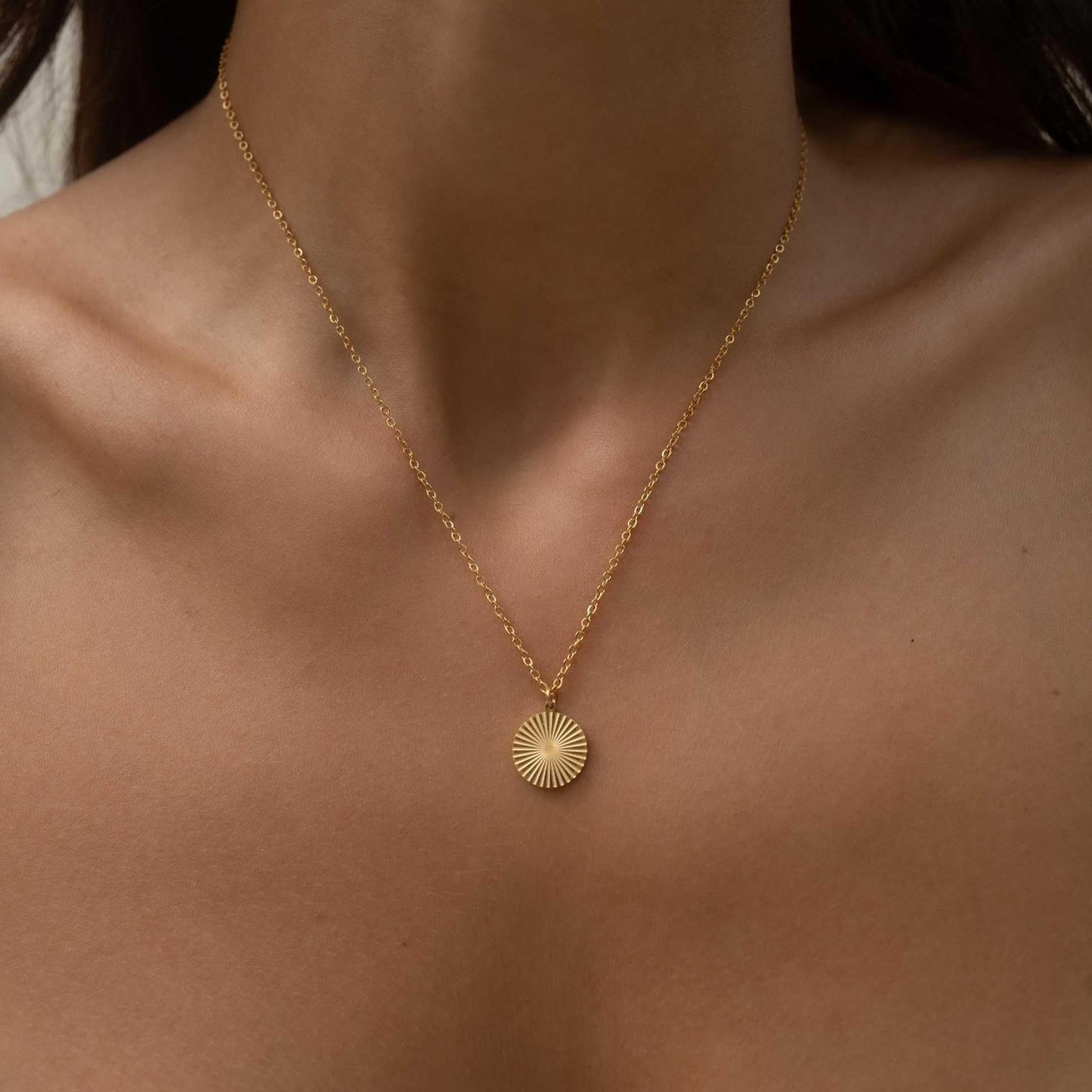 ZKJTEARY Sun necklace for Women Trendy Dainty 18k Gold Chain Lucky Sun jewelry Pendant Gift Card for Women Mom Grandma (Sun)