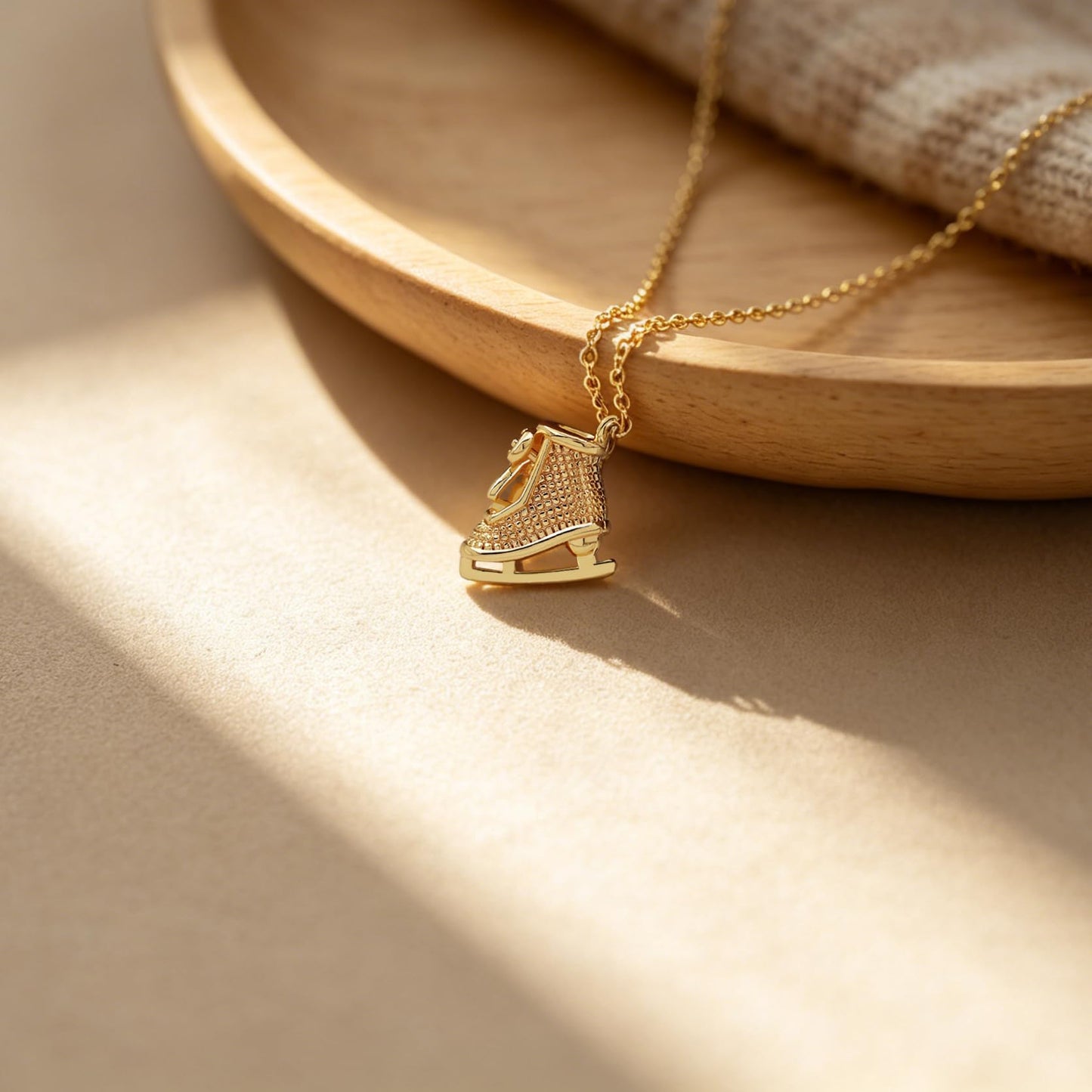 Baydurcan Figure Skating Necklace for Women, Ice Skate Pendant Jewelry, Inspirational Gift for Ice Skater