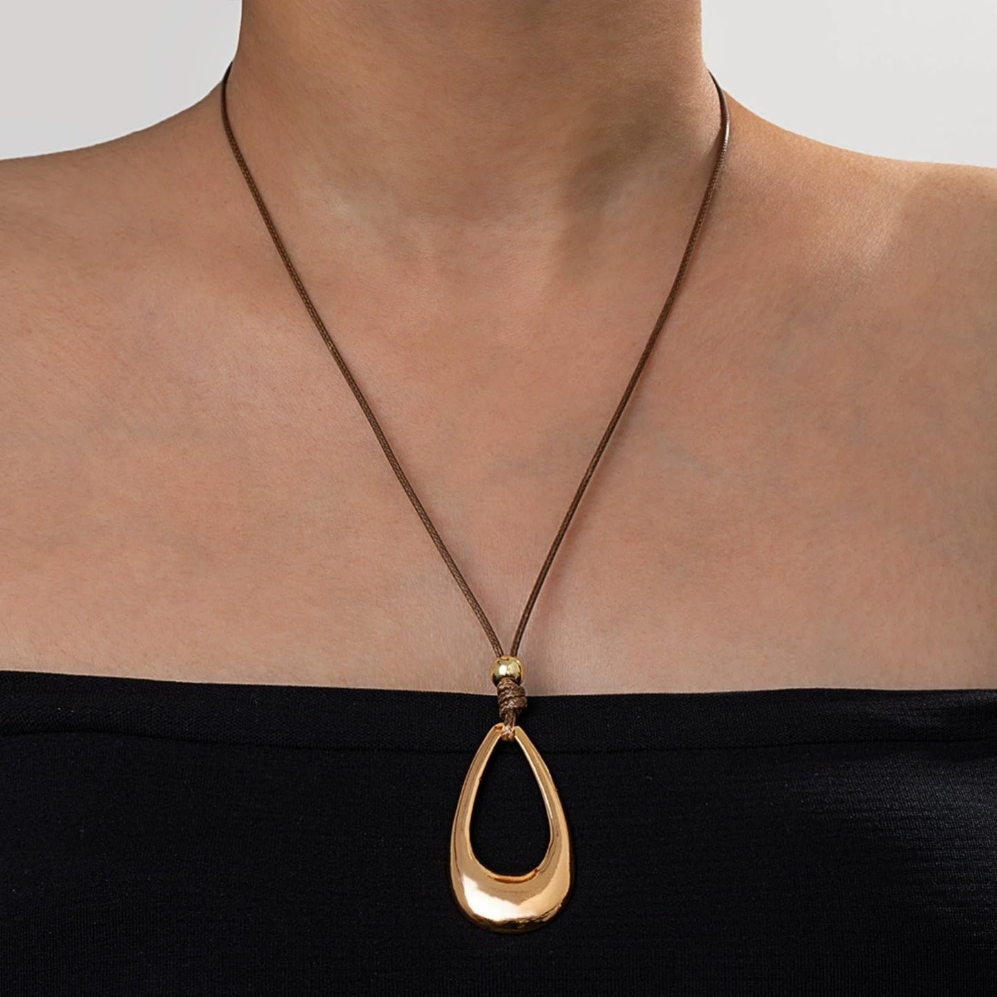 Hcrohihit Chunky Hollow Pendant Necklace for Women,Trendy Charm Big Circle Necklace Boho Punk Cowgirl Outfits Western Accessories (B-GD)