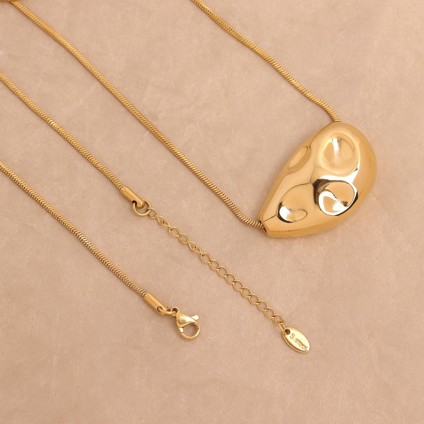Frigotine Chunky Golden Teardrop Pendant Necklace for Women, Trendy Statement Thick Adjustable Hammered Hollow Long Chain Necklaces Fall Winter Prom Jewelry Gift