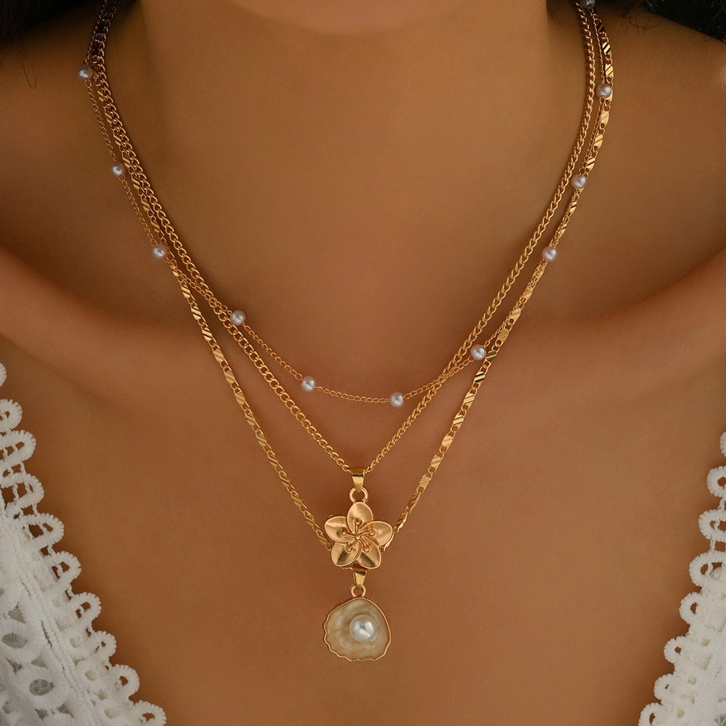 Gold Starfish Shell Necklace for Women Boho Layered Seashell Conch Shell Pearl Pendant Necklaces Set Bohemain Starfish Beach Necklaces Stack Beachy Summer Jewelry Outfits Accessories
