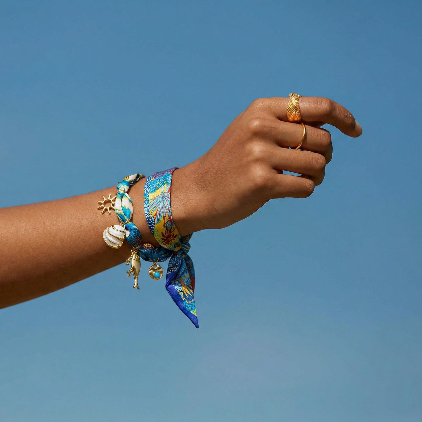 CLASSYZINT Scarf Necklace with Fish Conch Sun Charm Necklace Ocean Theme Choker Necklace Beach Vacation Party Holiday Jewelry
