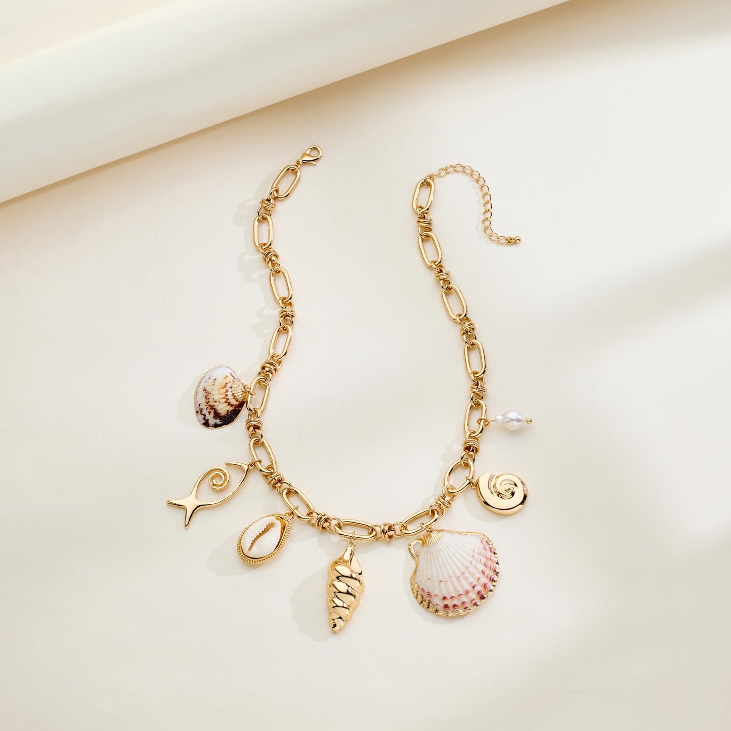 ENSKEFEN Chunky Sea Shell Necklace for Women Trendy Boho Shell Conch Starfish Charm Necklaces Summer Beach Chain Necklace Seashell Jewelry