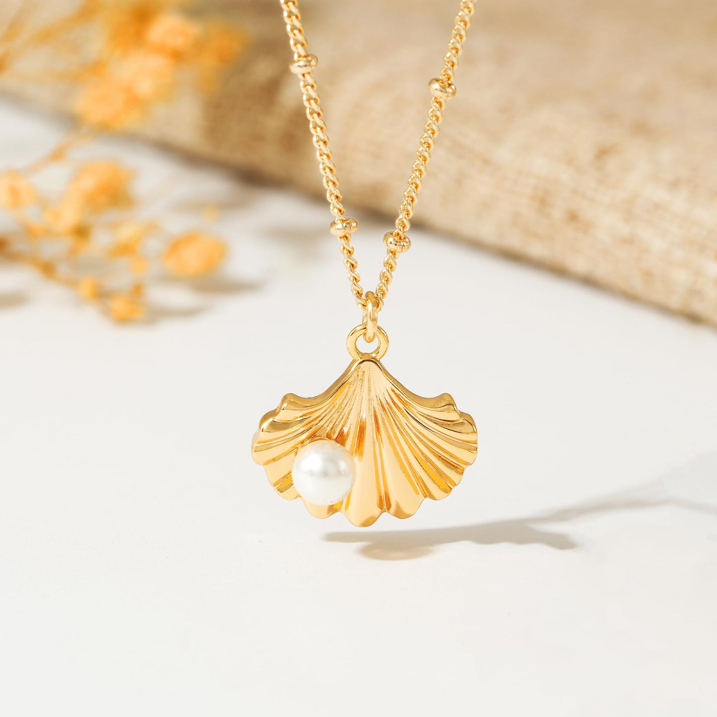 MTMY Gold Starfish Necklace 14K Gold Plated Shell Conch Ocean Pendant Necklace for Women Beach Summer Jewelry(Pearl Shell)