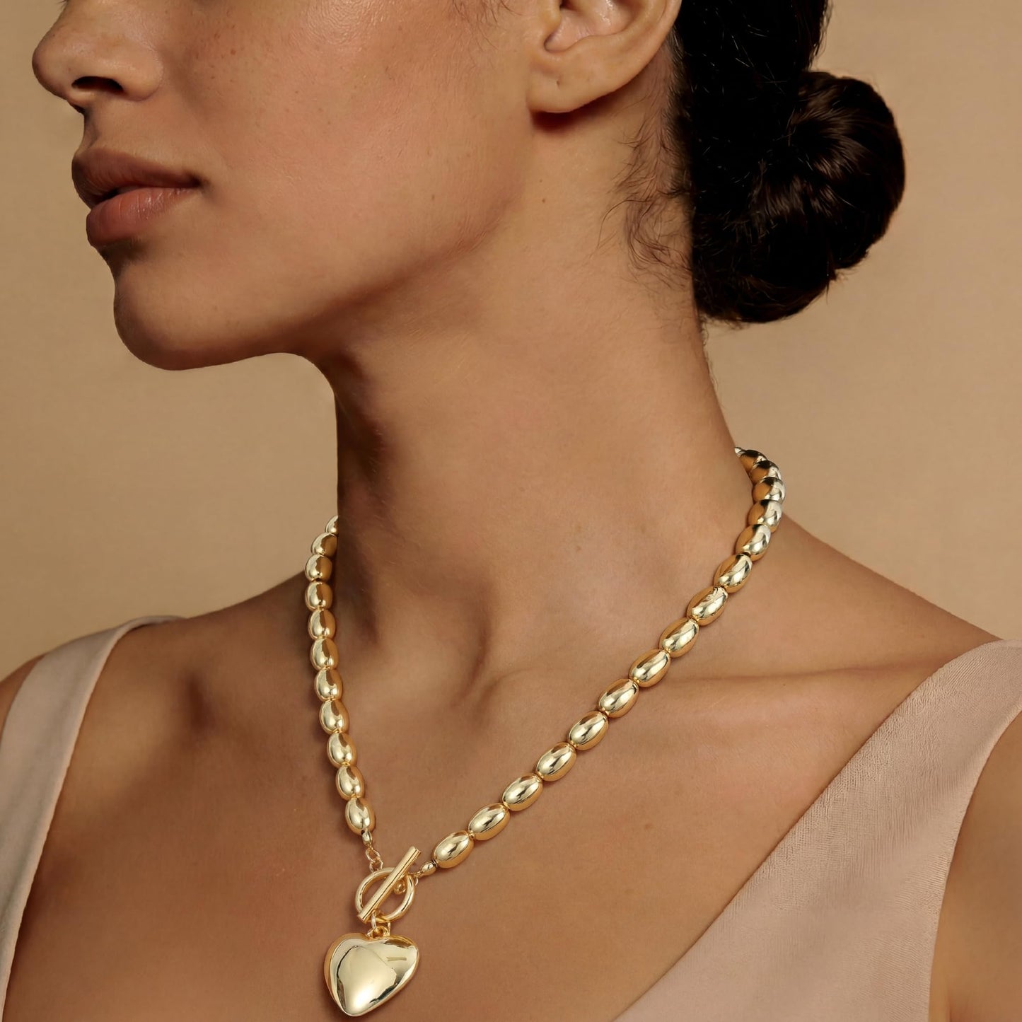 Sajidos Gold Plated Plastic Beaded Necklaces for Women 14K Gold Plated Bead Chunky Heart Charm Pendant Necklace Handmade Trend Fashion Jewelry Gifts