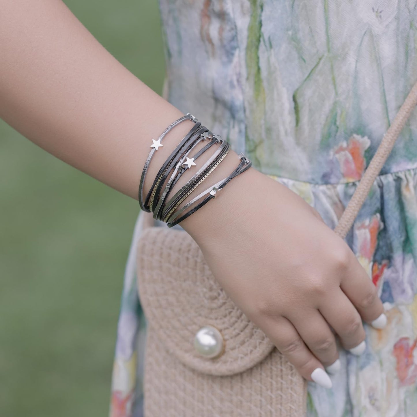 FANCY SHINY Leather Wrap Star Bracelet Boho Bangle Bracelets for Women Trendy Stackable Cute Star Bracelet with Magnetic Clasp(Black)
