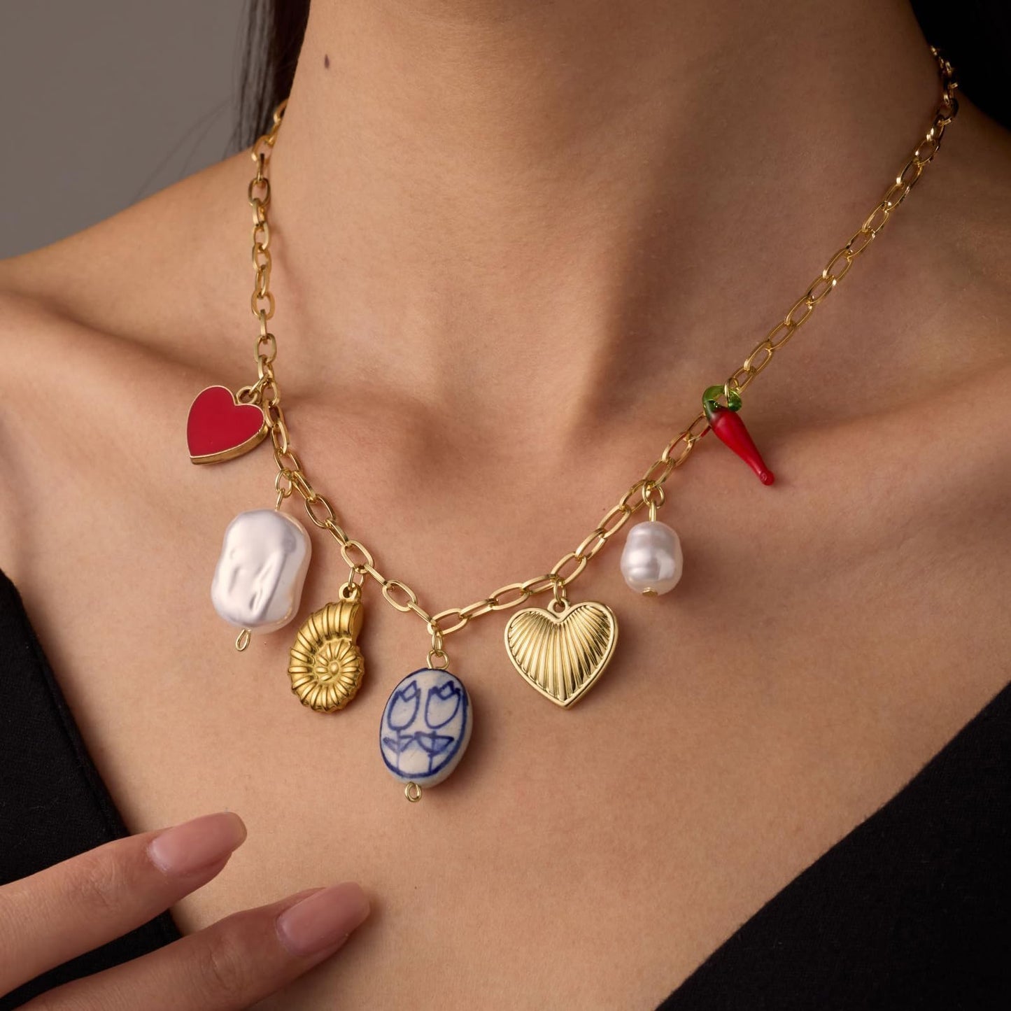 KummerSaprk Seashell Necklace Charm Necklace for Women Summer Vacation Jewelry for Women Starfish Sea Shell Pendant Jewelry Boho Beachy Stuff Accessories Gifts