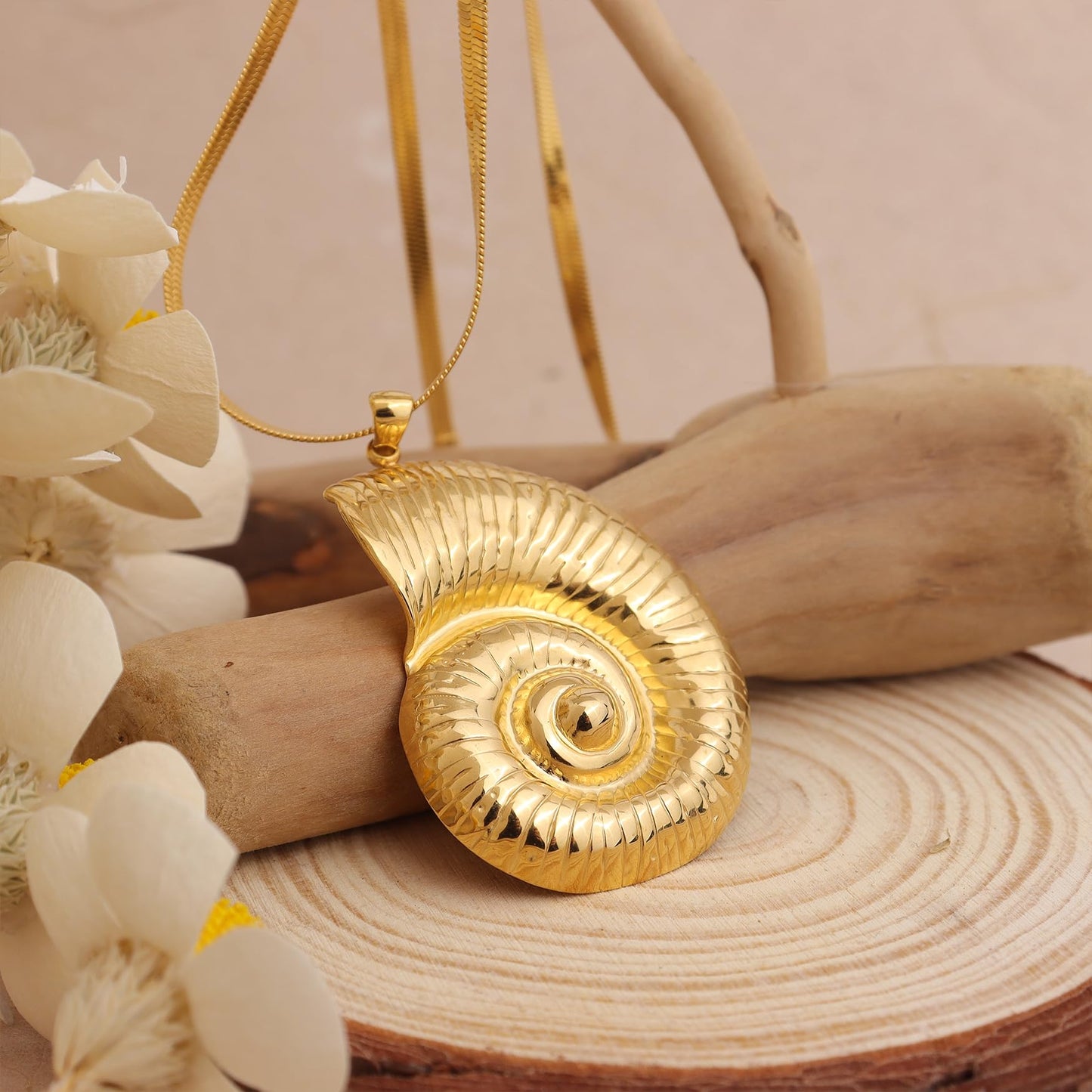 Frigotine Statement 18K Gold Plated Conch Shell Necklace for Women, Chunky Detachable Ocean Pendant Snake Chain Adjustable Choker Beach Wedding Jewelry Gift