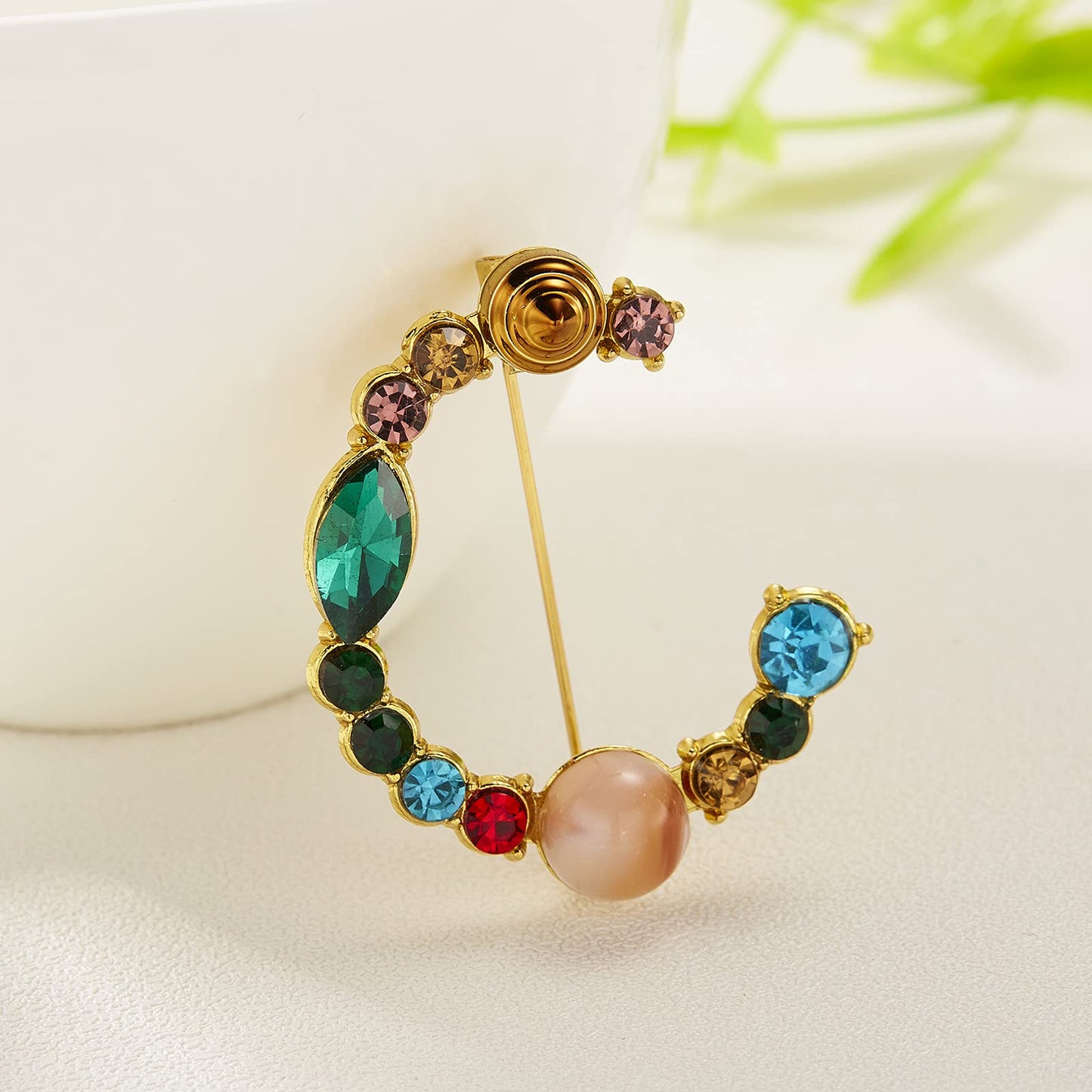 RINHOO Crystal Pearl Initial Brooch Gold Plated Enamel Colorful Letter Alphabet Breastpin Pin Jewelry for GIFTS (Gold C)