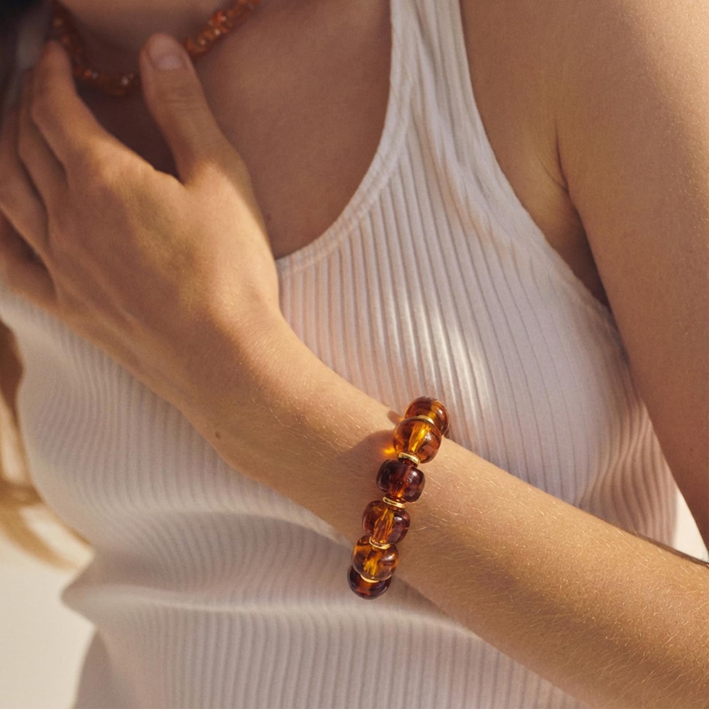 HolidayQbee Beaded Bracelets for Women Dainty Chunky Bracelet Amber Beaded Boho Summer Bracelet Fashion Trendy Stone Beads Bracelet Beach Jewelry Gifts