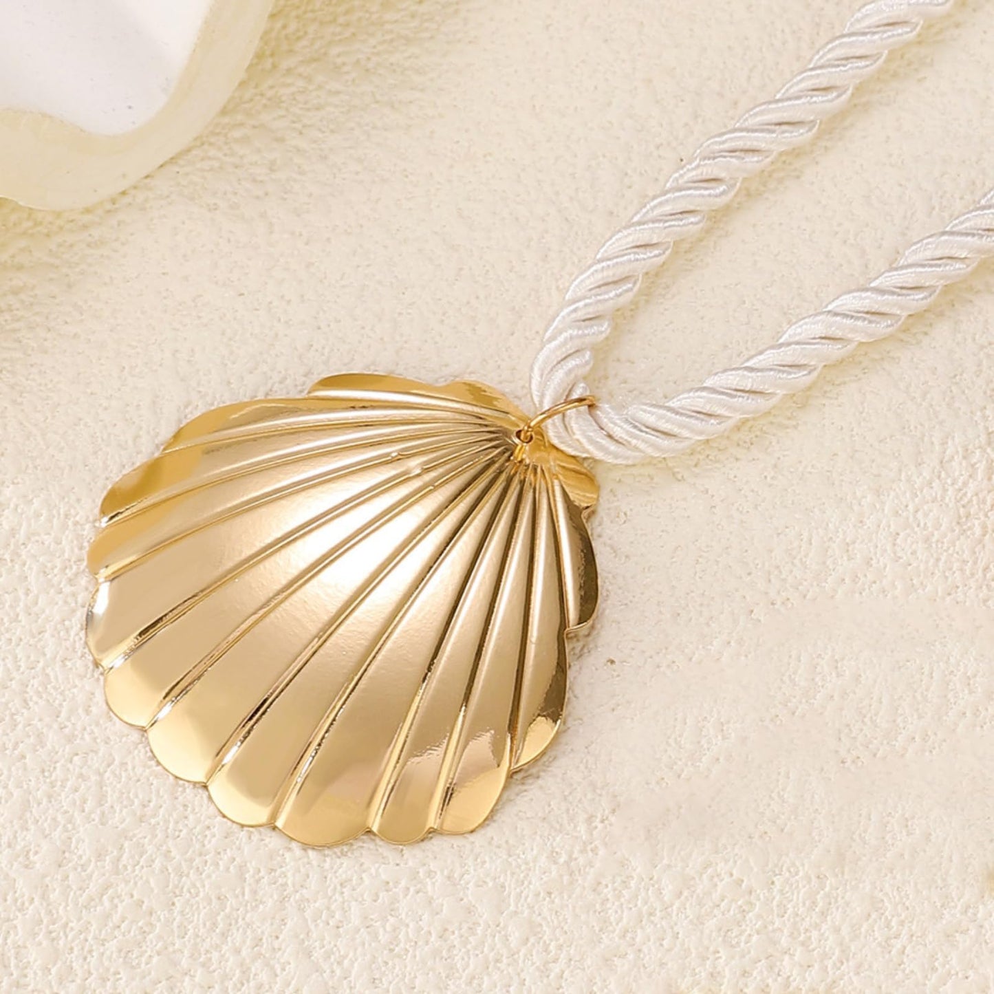 Frodete Starfish Necklace for Women Beach Necklaces Jewelry Layered Choker Drop Dangle Summer Vacation Outfits Theme Conch Seashell Accessories Ocean Pendant Dress Costume