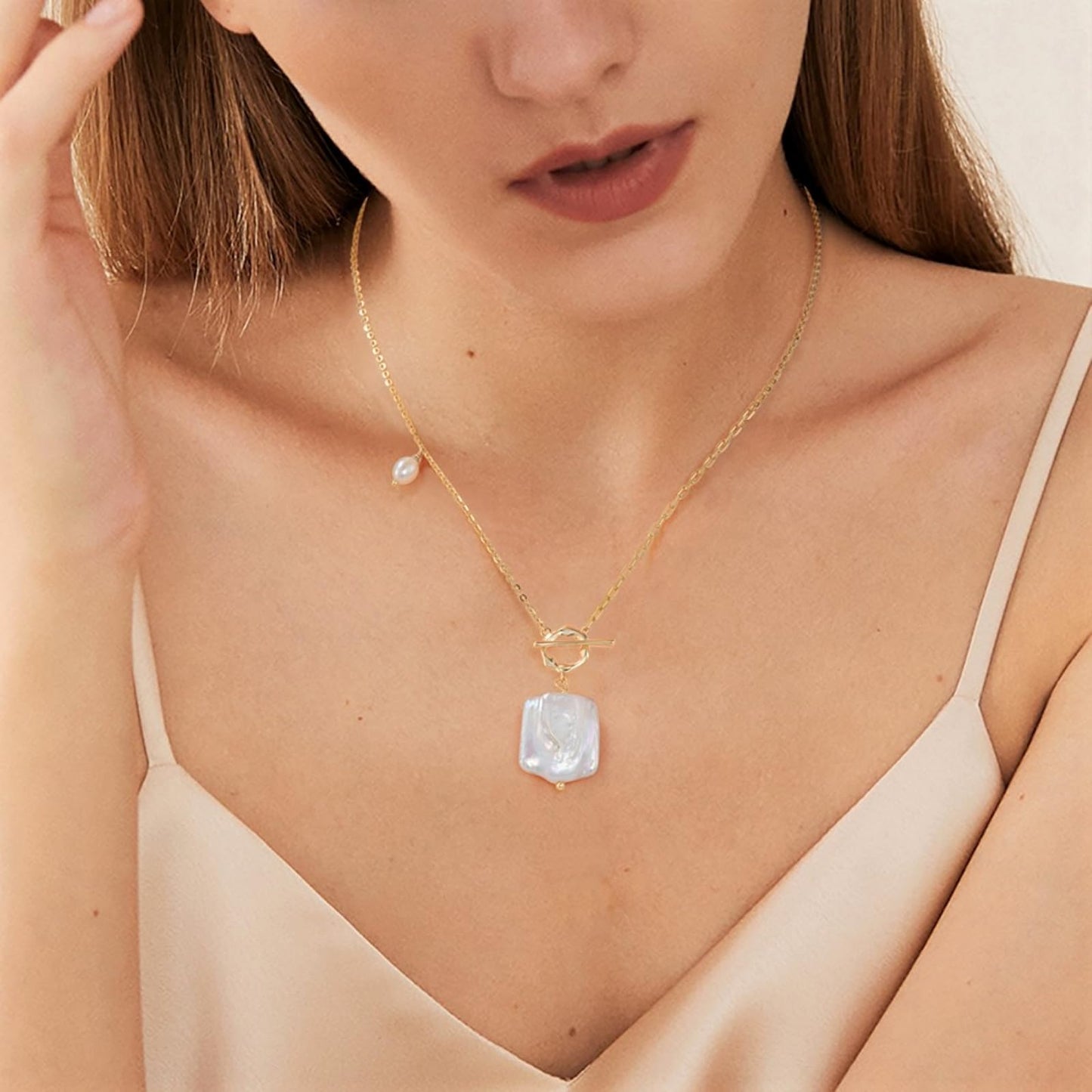 Bellitia Jewelry 925 Sterling Silver Freshwater Cultured Pearl Baroque Style OT Pendant Necklace Clavicle Necklace for Women