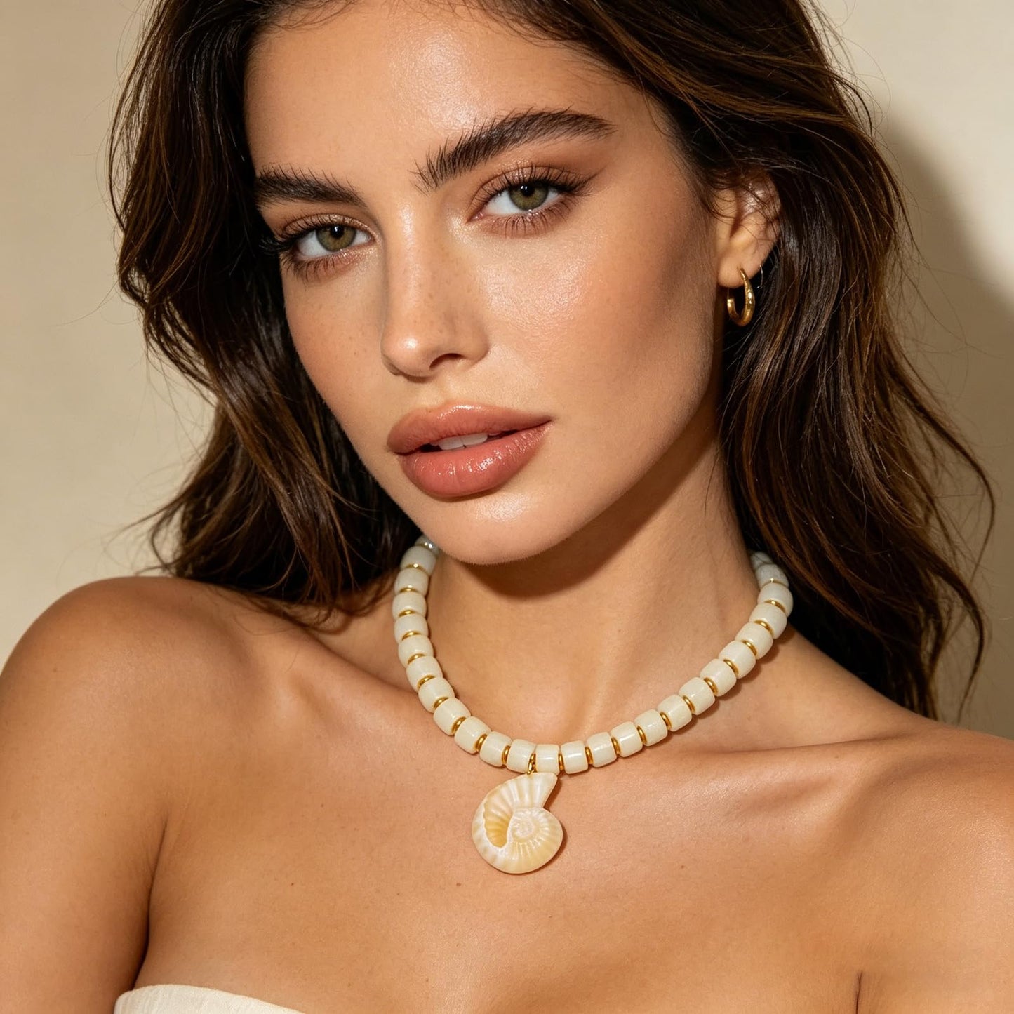 IQIC Beach Resin Conch Necklace for Women Blue Gold Bead Spiral Necklace Boho Summer Snail Shell Necklaces Beach Summer Jewelry Accessories (white)