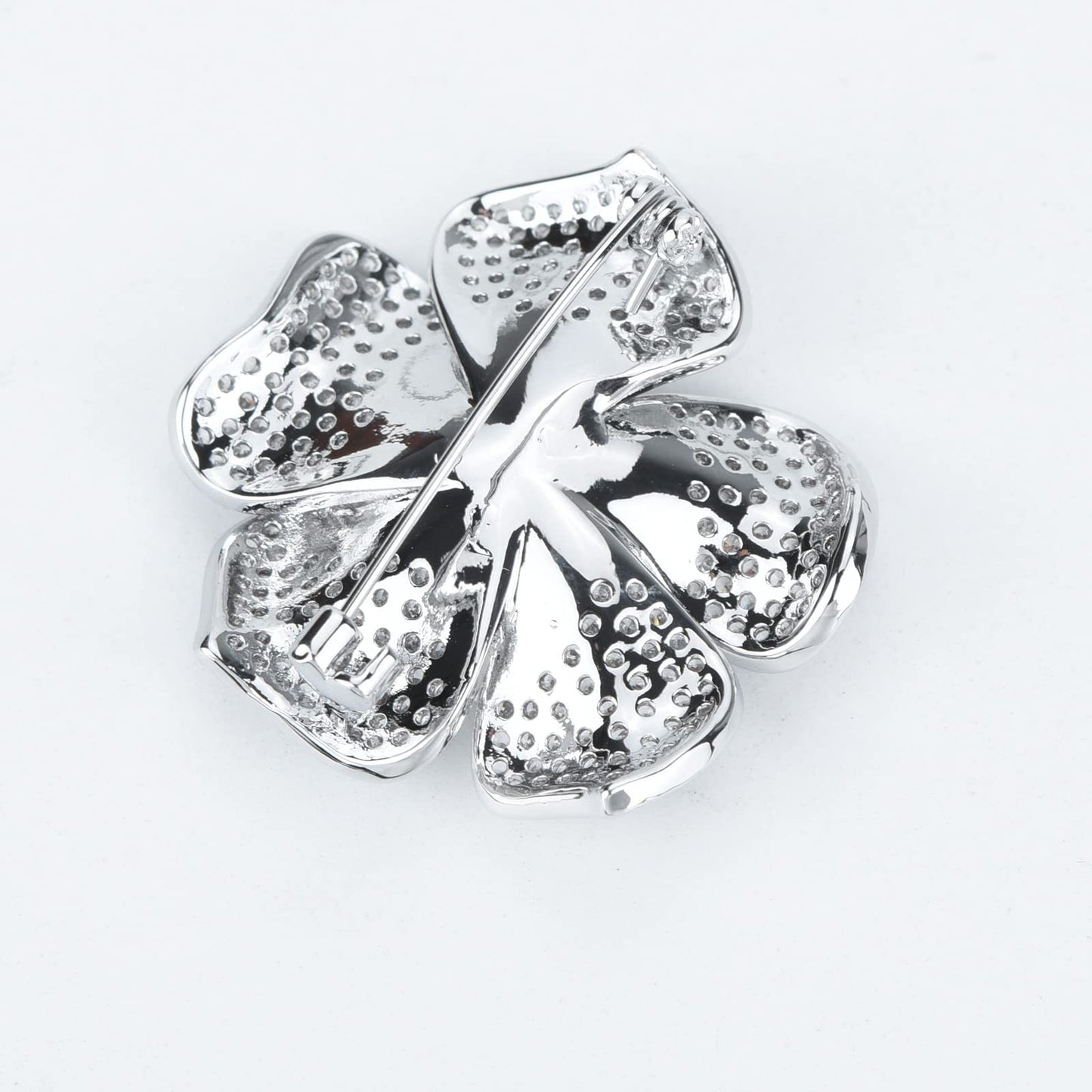 Elegant Crystal Blooming Rose Flower Brooch Lapel Pin Breastpin for Women Birdal Cardigan Hat Scarf Suit Sweater Floral Pins (White Gold Rose)