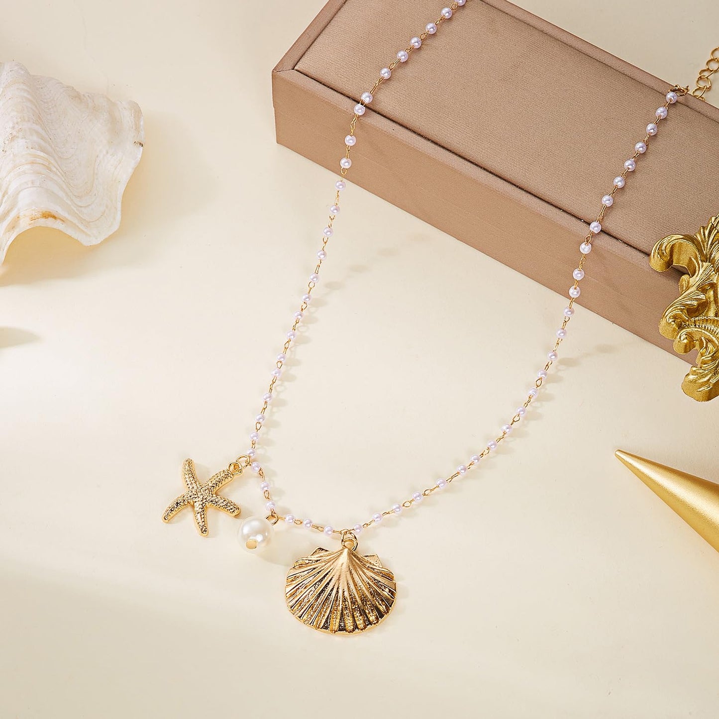 Shell Starfish Necklace for Women Gold Plated Pendant Pearl Necklace Boho Beaded Dainty Adjustable Necklaces Shell Conch Summer Beach Cuff Jewelry Accessories