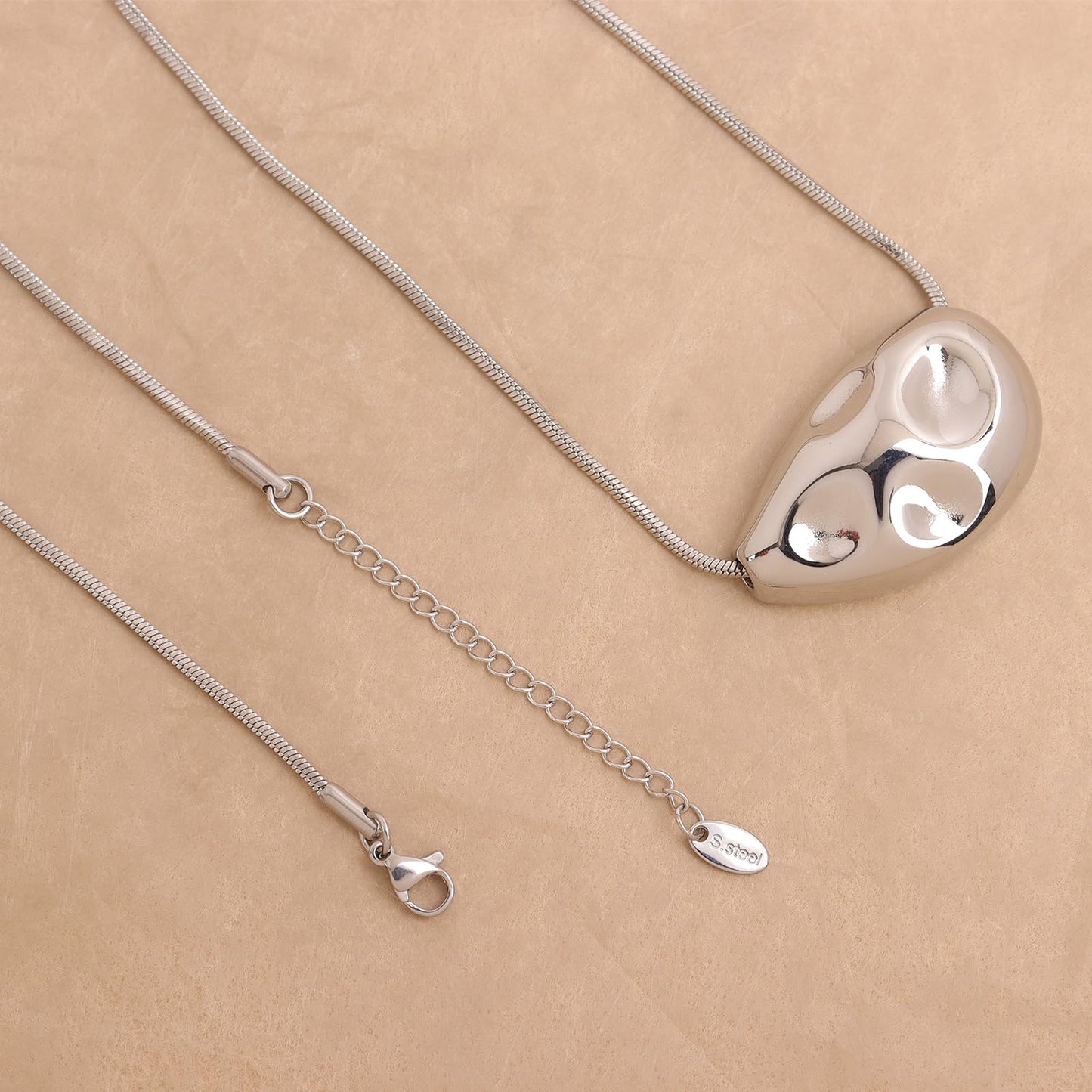 Frigotine Chunky Silvery Teardrop Pendant Necklace for Women，Trendy Statement Charm Thick Adjustable Hammered Hollow Long Chain Nacklaces Fall Winter Prom Jewelry Gift.