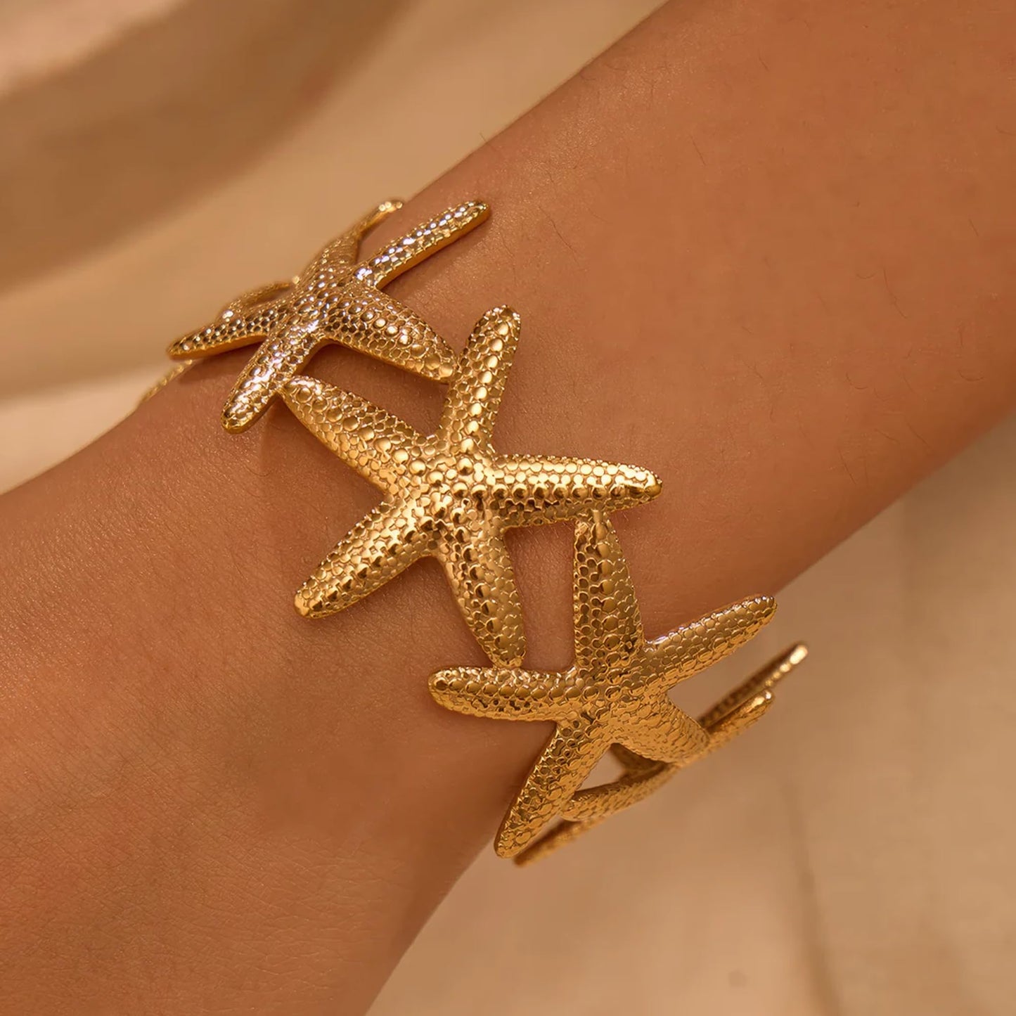 TONLUYAX Chunky Gold Starfish Cuff Bracelets for Women Trendy Textured Summer Beach Bangle Bracelets Ocean Statement Bracelet Jewelry