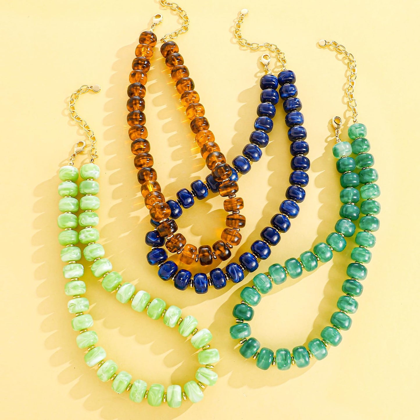 HolidayQbee Beaded Necklace for Women Boho Bead Chunky Necklace Big Bead Necklace Fashion Trendy Summer Olive Green Resin Beaded Necklaces Jewelry Gifts