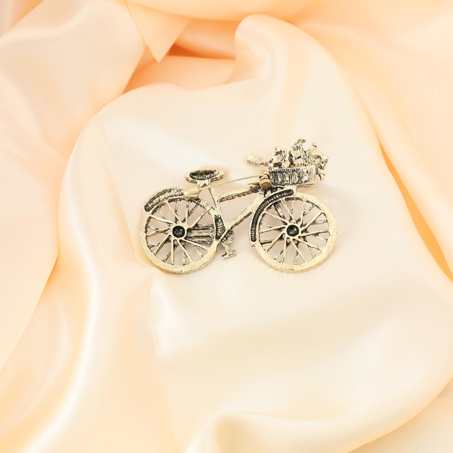 Vancy Utopia Crystal Rhinestone Creative Bicycles Brooch Pin for Women Retro Elegant Handmade Blue Brooches Pins Classic Wedding Fashion Jewelry Accessories Gift