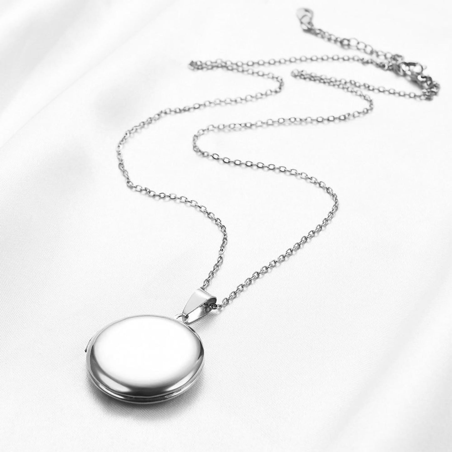 PHOCKSIN Round Locket Necklace for Women with Picture Silver Circle Photo Necklace For Girlfriend Mothers Day Gifts for Women