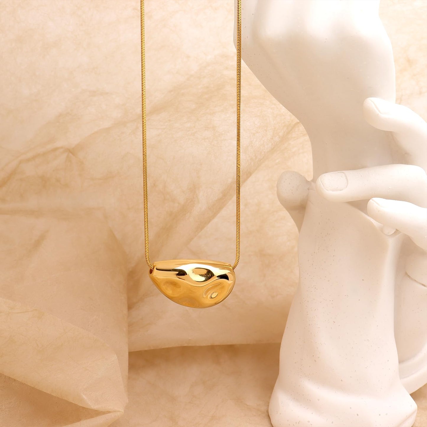 Frigotine Chunky Golden Teardrop Pendant Necklace for Women, Trendy Statement Thick Adjustable Hammered Hollow Long Chain Necklaces Fall Winter Prom Jewelry Gift
