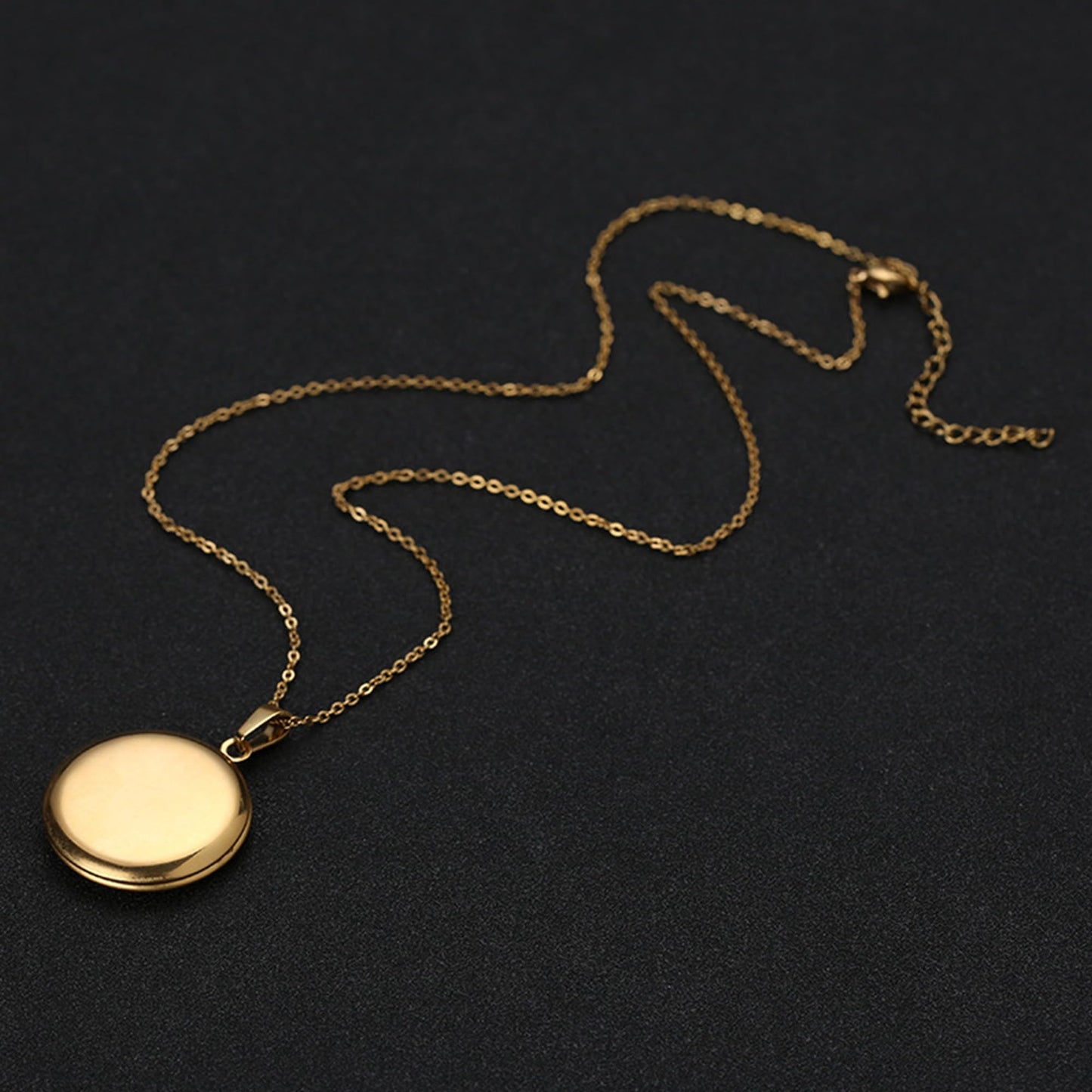 PHOCKSIN Gold Round Lockets Necklace for Girlfriend Locket Necklaces that Holds 2 Pictures Memorial Lockets for Women
