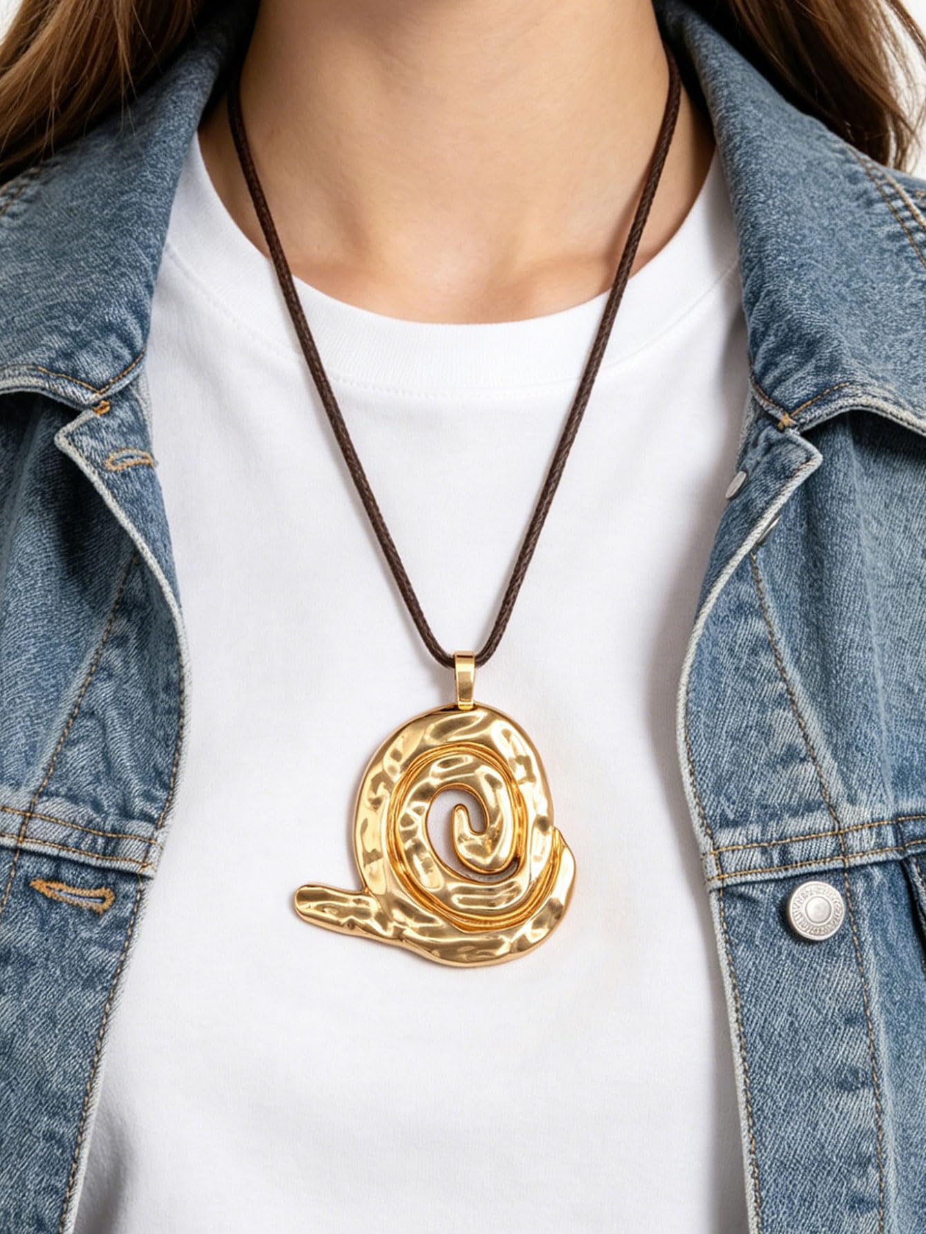 joymiao Bohemian Pendant Necklace Women Chunky Gold Necklace Boho Vintage Statement Necklaces with Swirl Pendant Casual Hippie Jewelry