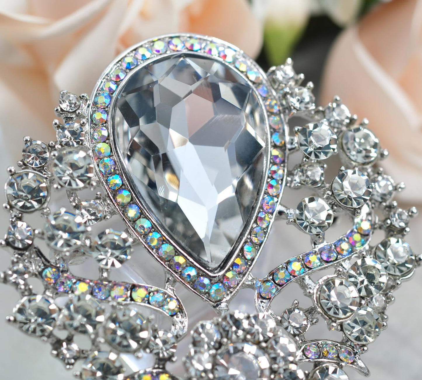 Gyn&Joy Vintage Inspired Crystal Clear Rhinestones Teardrop Flower Wedding Bridal Floral Brooch Pin