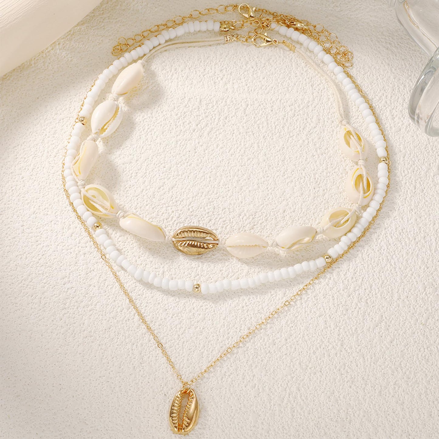 Luolinice Seashell Necklace for Women Gold Natural Cowrie Shell Pendant Necklace Shell Charm Necklace Beach Bohemia Jewelry