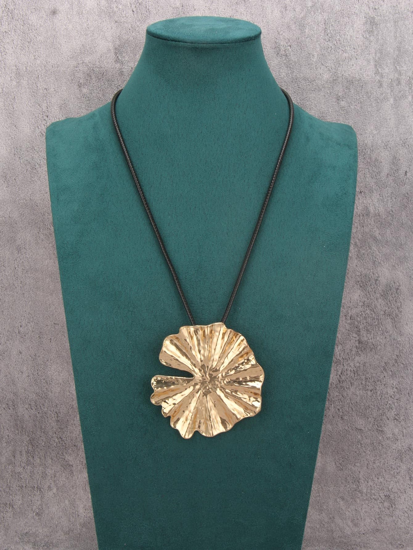 joymiao Large Pendant Necklaces for Women Boho Long Necklace Chunky Boho Necklaces for Women Long Wrap Choker Necklace with Gold Pendant Vintage Jewelry