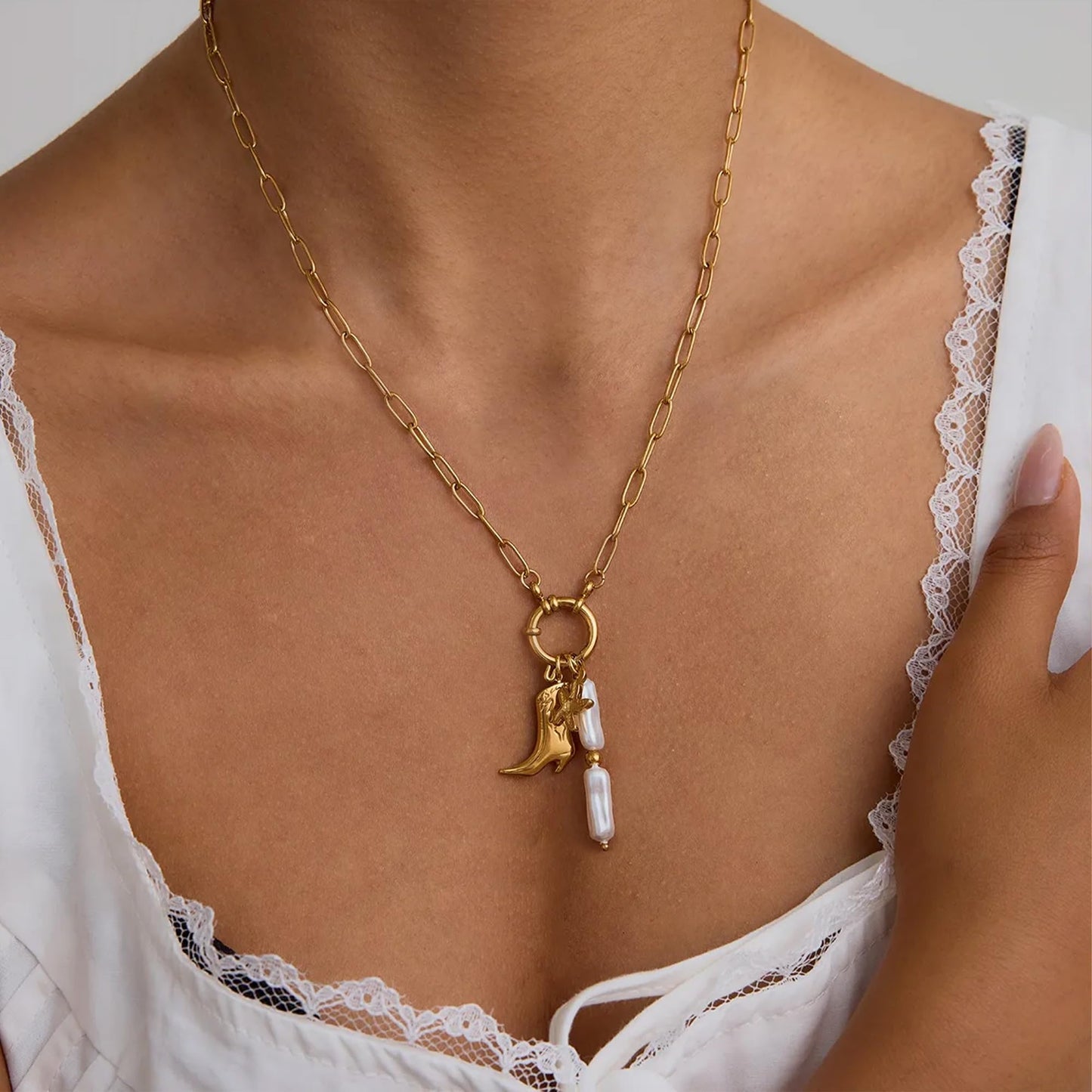 Biuwos Cowgirl Boot Starfish Necklace for Women Metal Summer Pendant Necklace Western Jewelry