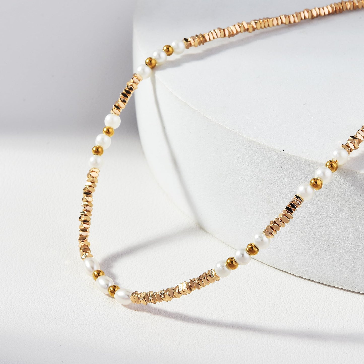 Sparking Gold Lmitatuon Pearl Necklace Beach Jewelry Pearl Summer Necklaces For Women (Golden)