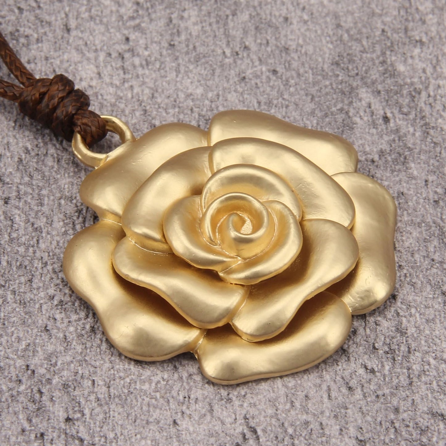 joymiao Chunky Boho Necklaces for Women Vintage Necklace with Large Gold Rose Pendant Chunky Necklaces Vintage Jewelry