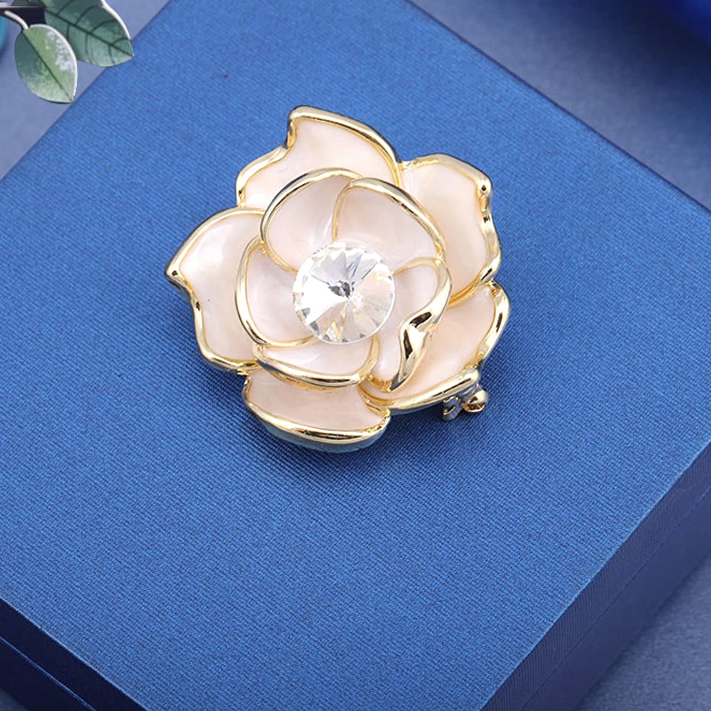 Brooches for Women White Rose Crystal- Austrian Rhinestone Brooch Jewelry - Ladies Wedding Bouquet Brooches Pin for Birthday, Christmas, Anniversary (White)