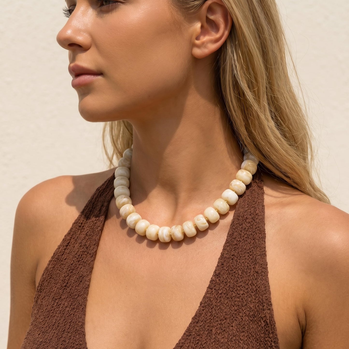 Badu Beige Chunky Beaded Necklace for Women,Acrylic Bead Choker Statement Necklace Cute Trendy Necklaces Jewelry Gifts