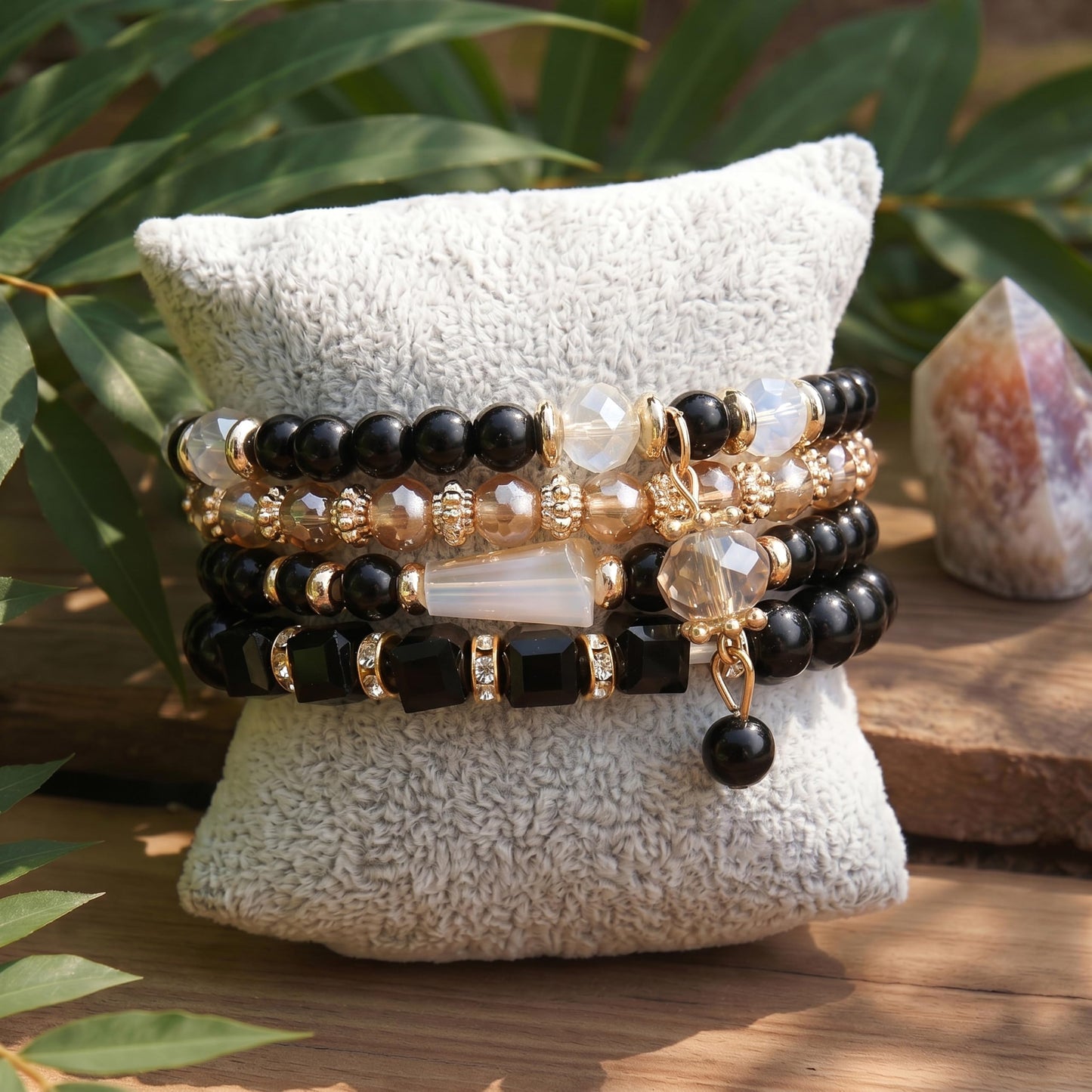 Tungary 4Pcs Beaded Bracelets for Women Bohemian Bracelet Stacks Handmade Natural Stone Stretch Bracelets Multi-Color Daily Wear Accessories Summer Beach Boho Jewelry Gift Black Bracelet Set