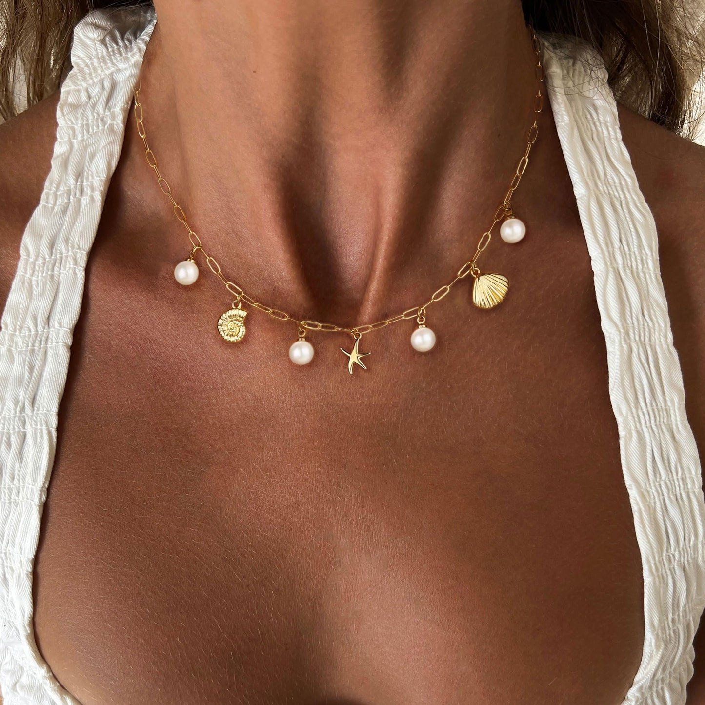 SELSHE Charm Necklace for Women,Dainty 14K Gold Plated Statement Beach Necklaces Cute Pearl Seashell Starfish Necklace Charms Waterproof Beach Necklaces for Women Trendy Summer Jewelry