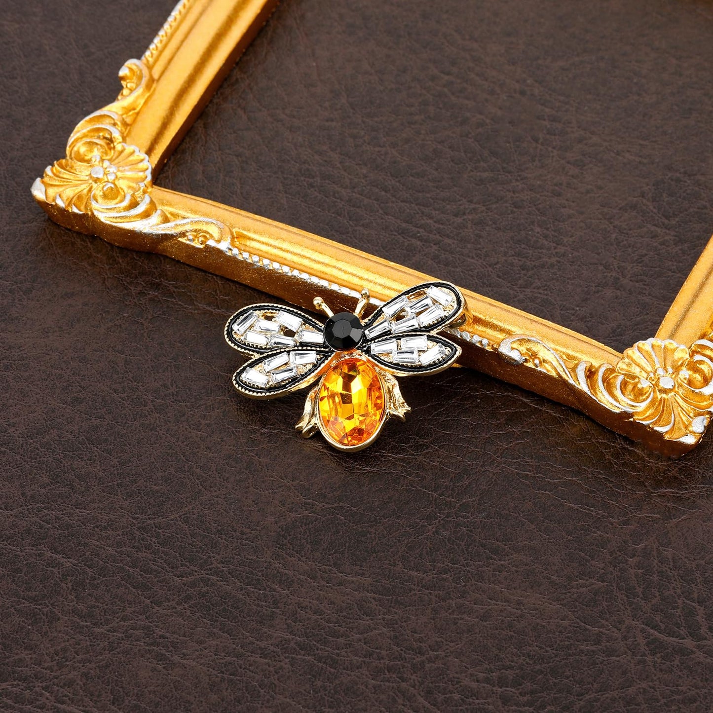 Bee Brooch Pin, Honey Bee Rhinestone Pins Vintage Crystal Insect Themed Lapel Pins Stylish Accessories for Women Men Party Dating Daily
