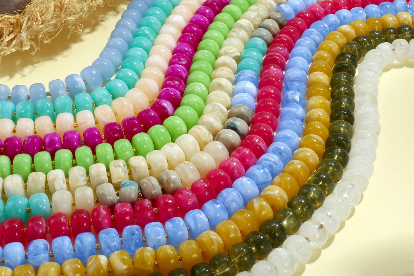Badu Clear White Chunky Beaded Necklace for Women,Acrylic Bead Choker Statement Necklace Cute Trendy Necklaces Jewelry Gifts