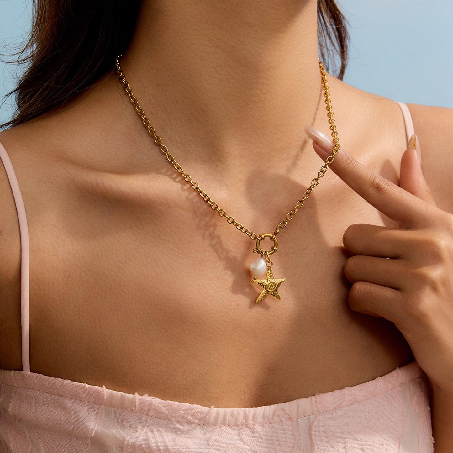 Biuwos Summer Swirl Star Necklace for Women Metal Starfish Pendant Necklace Vacation Beach Jewelry
