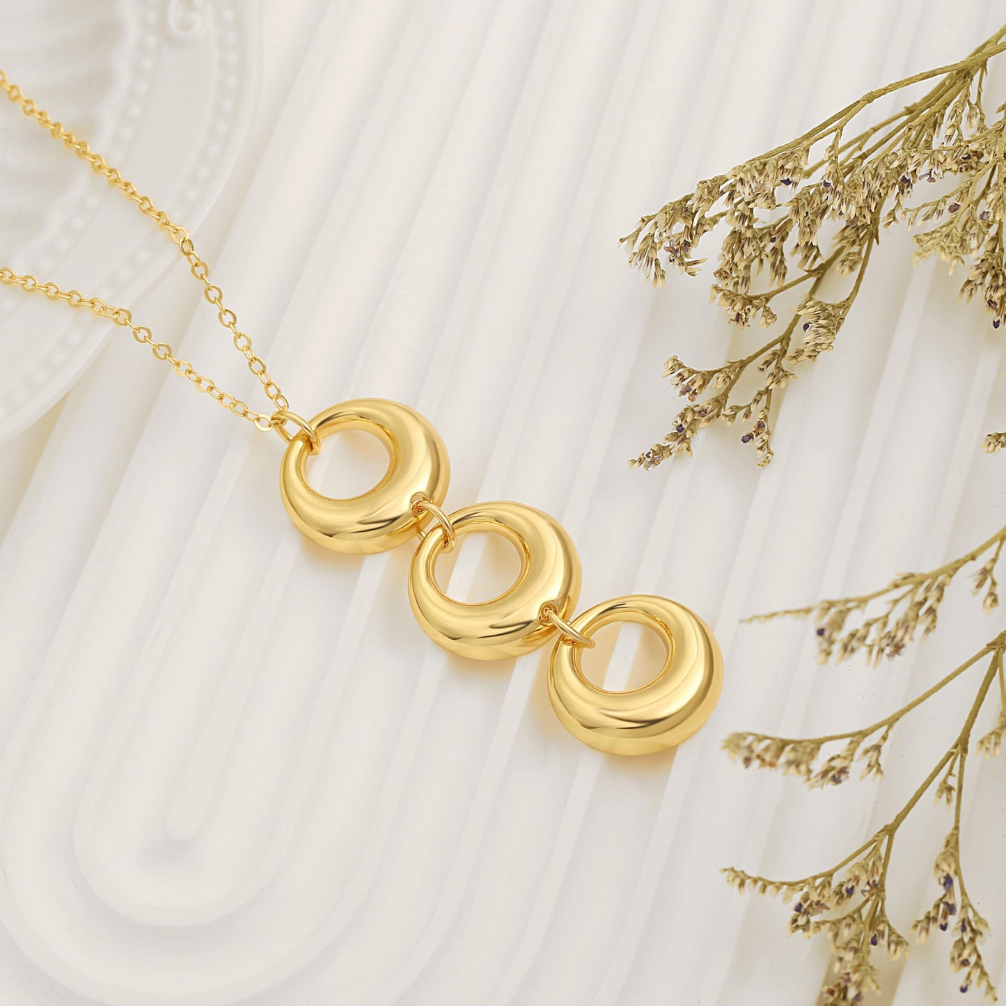 Simple Gold Plated Chain Long Necklace for Women Trendy Statement Gold Circle Pendant Necklaces Fashion Sweater Necklace