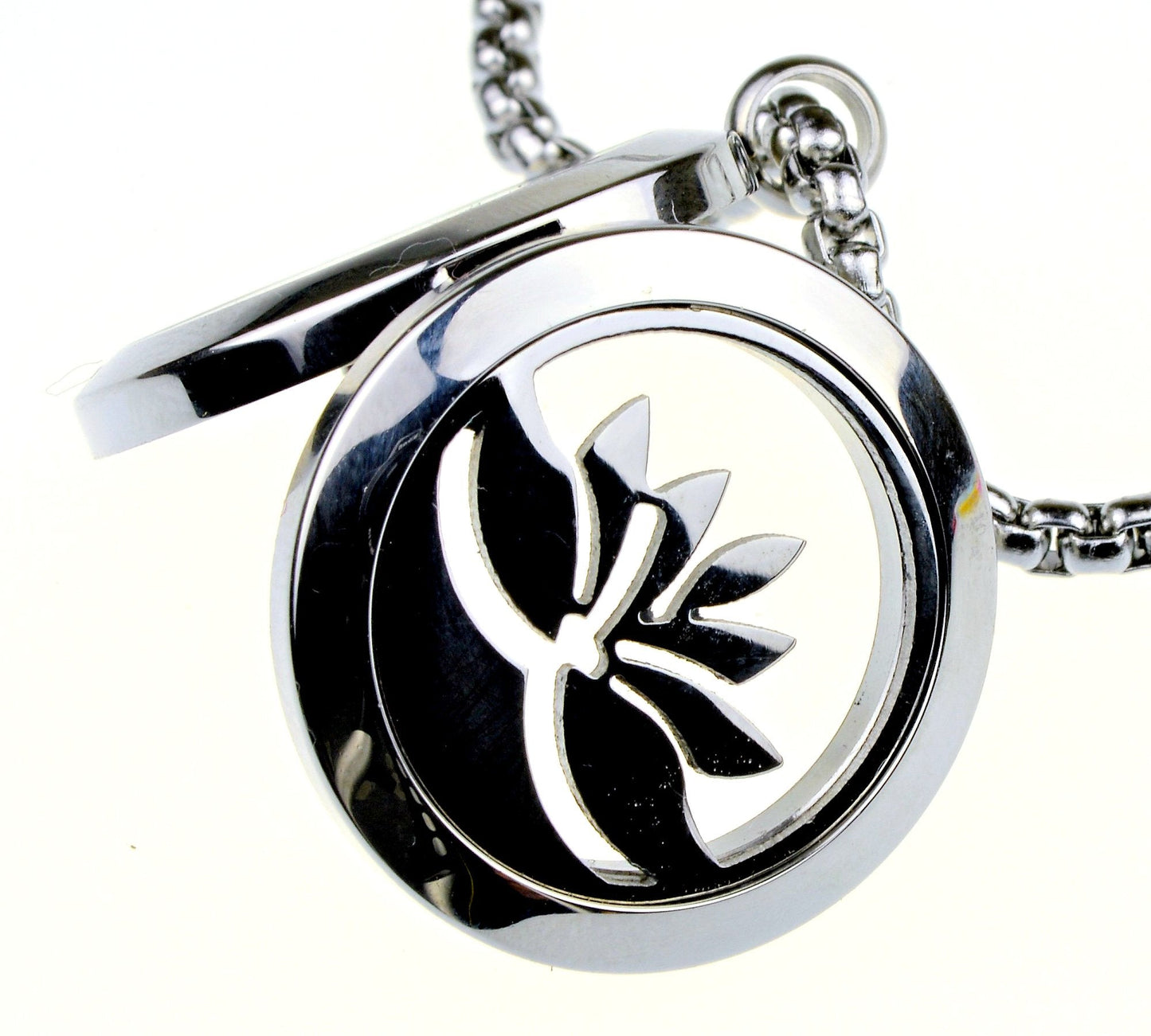 Wild Essentials Open Lotus Flower Essential Oil Diffuser Necklace, Stainless Steel Locket Pendant with 24 inch Chain, 12 Color Refill Pads, Customizable Color Changing Perfume Jewelry for Aromatherapy
