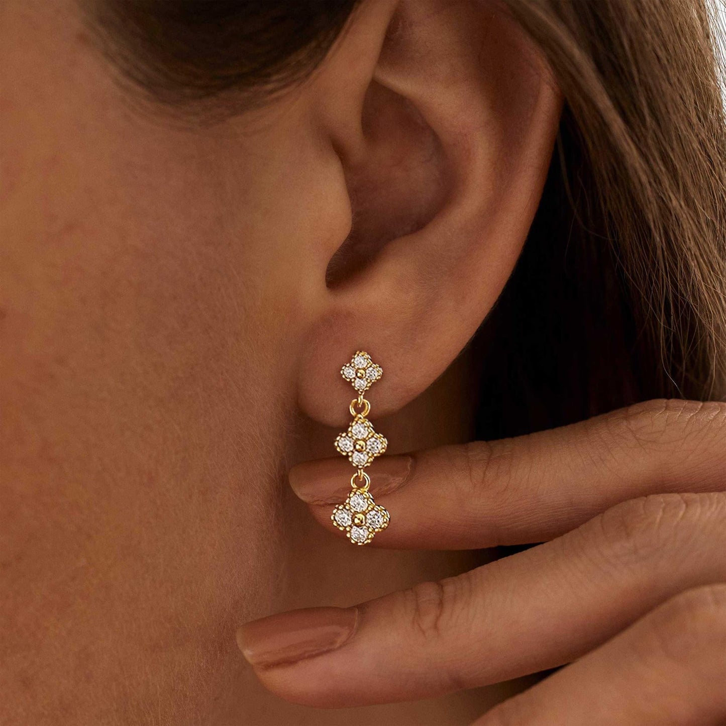 Voduim Dangle Earrings for Women, Formal Wedding Bridal Earrings Dainty 14k Gold Plated Long Clover Drop Earrings for Women Trendy Unique Rhinestone Chandelier Dangling Earrings Prom Earring Jewelry