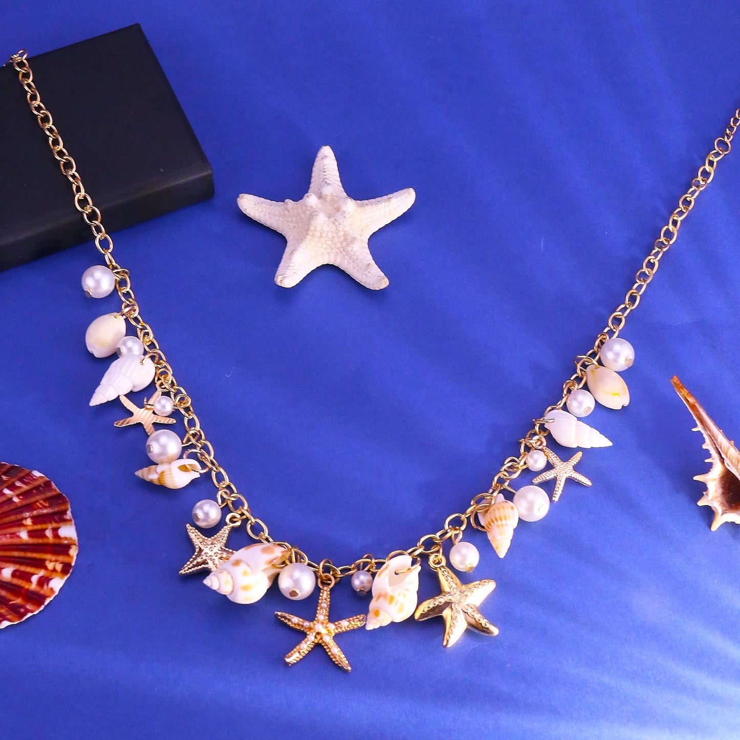 Gold Starfish Seashell Pearl Necklace for Women Gold Pearl Beaded Choker Necklace Summer Boho Starfish Seashell Charm Pendant Necklaces Beach Mermaid Jewelry Accessories