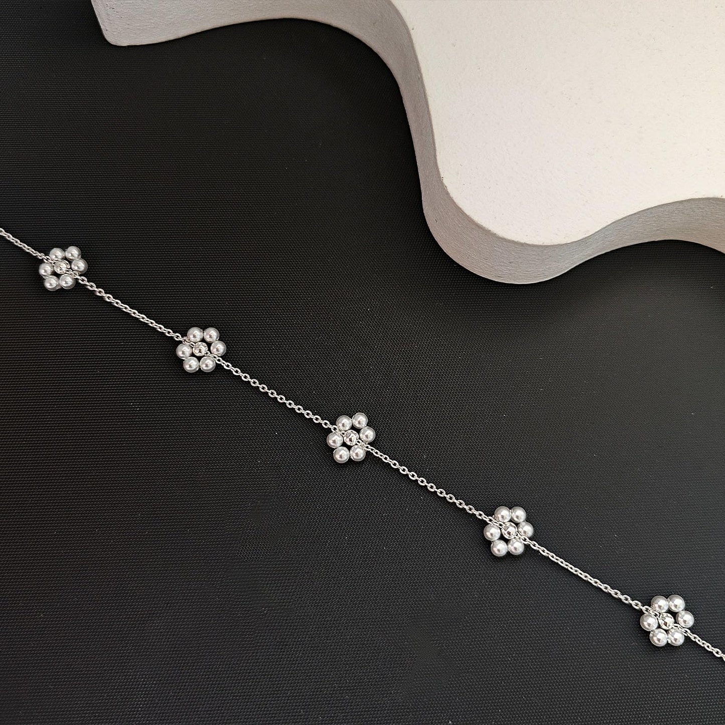 OGD Silver Pearl Necklaces 925 Silver Plated Dainty Chain Cute Daisy Pearl Choker Necklace Flower Necklaces for Women Trendy Jewelry Gifts