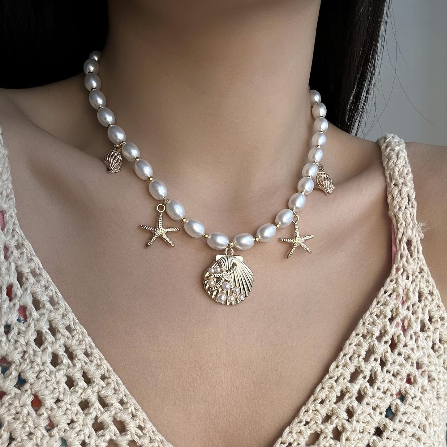 Pearl Gold Starfish Seashell Necklace for Women Boho Mermaid Pearl Beaded Necklace Trendy Gold Starfish Shell Charms Necklaces Summer Beach Vacation Jewelry Accessories (C)