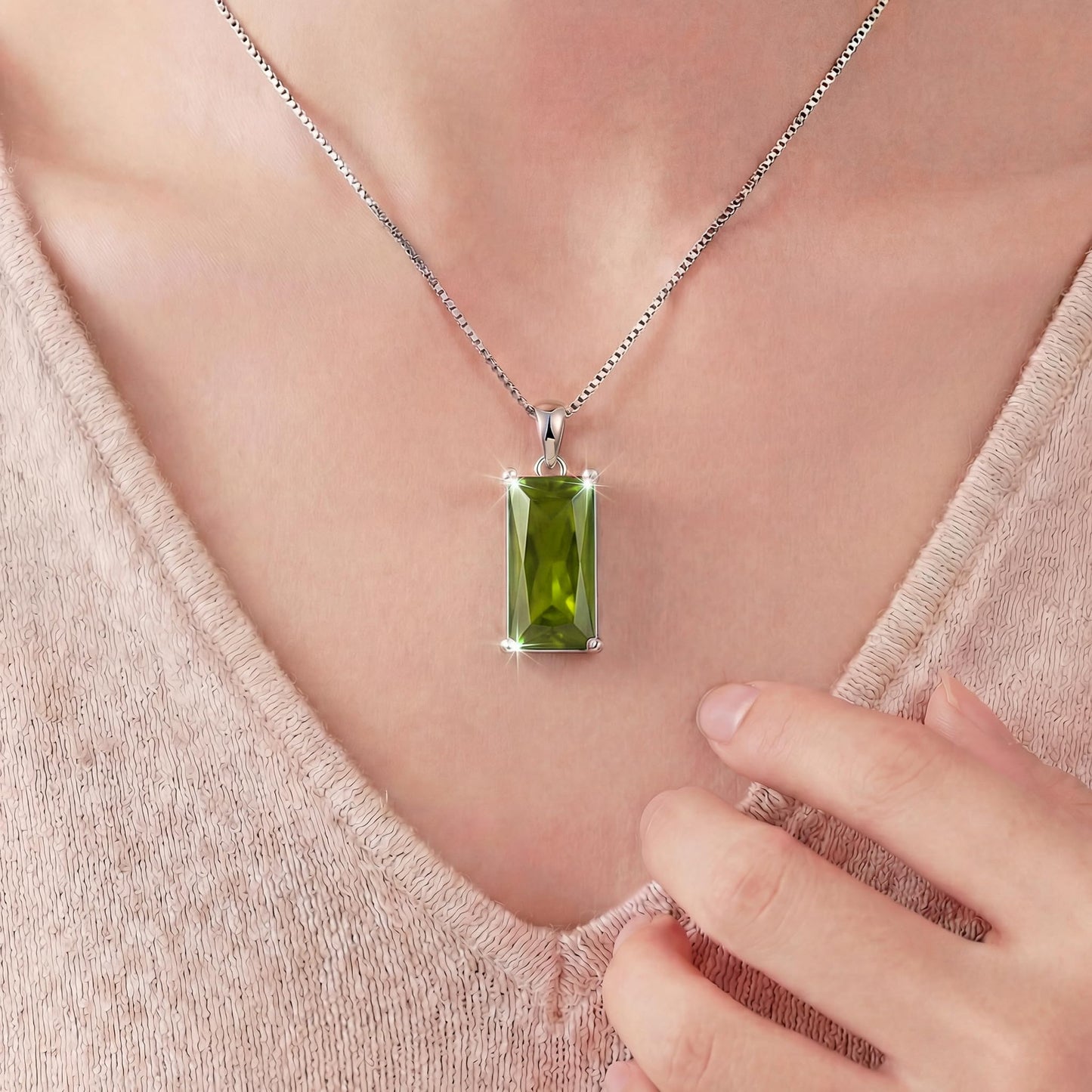 Kuschelkatze 8mm x 16mm Square August Birthstone Peridot Pendant Necklace – Fashion charming Sterling Silver Gift for women