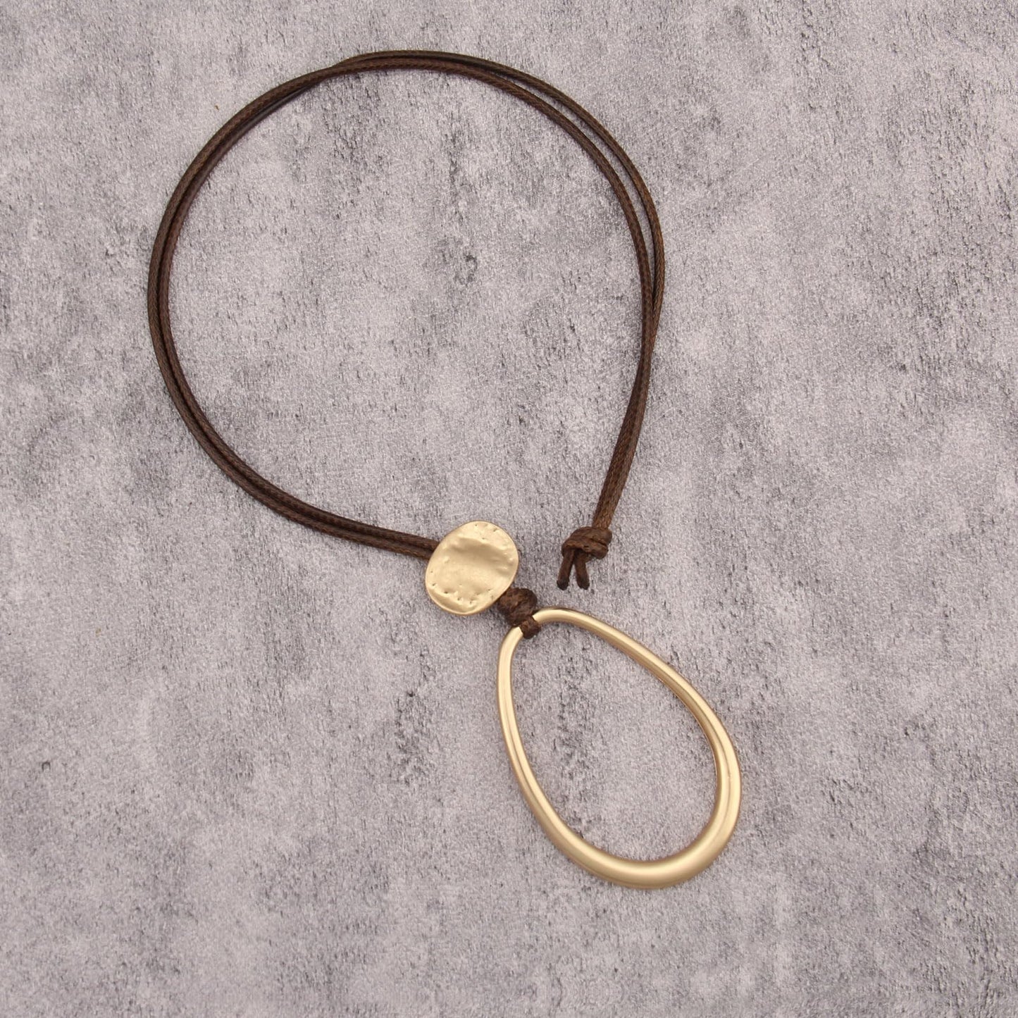 joymiao Vintage Pendant Necklace for Women Long Chunky Boho Necklace with Large Gold Pendant Long Chain Boho Jewelry